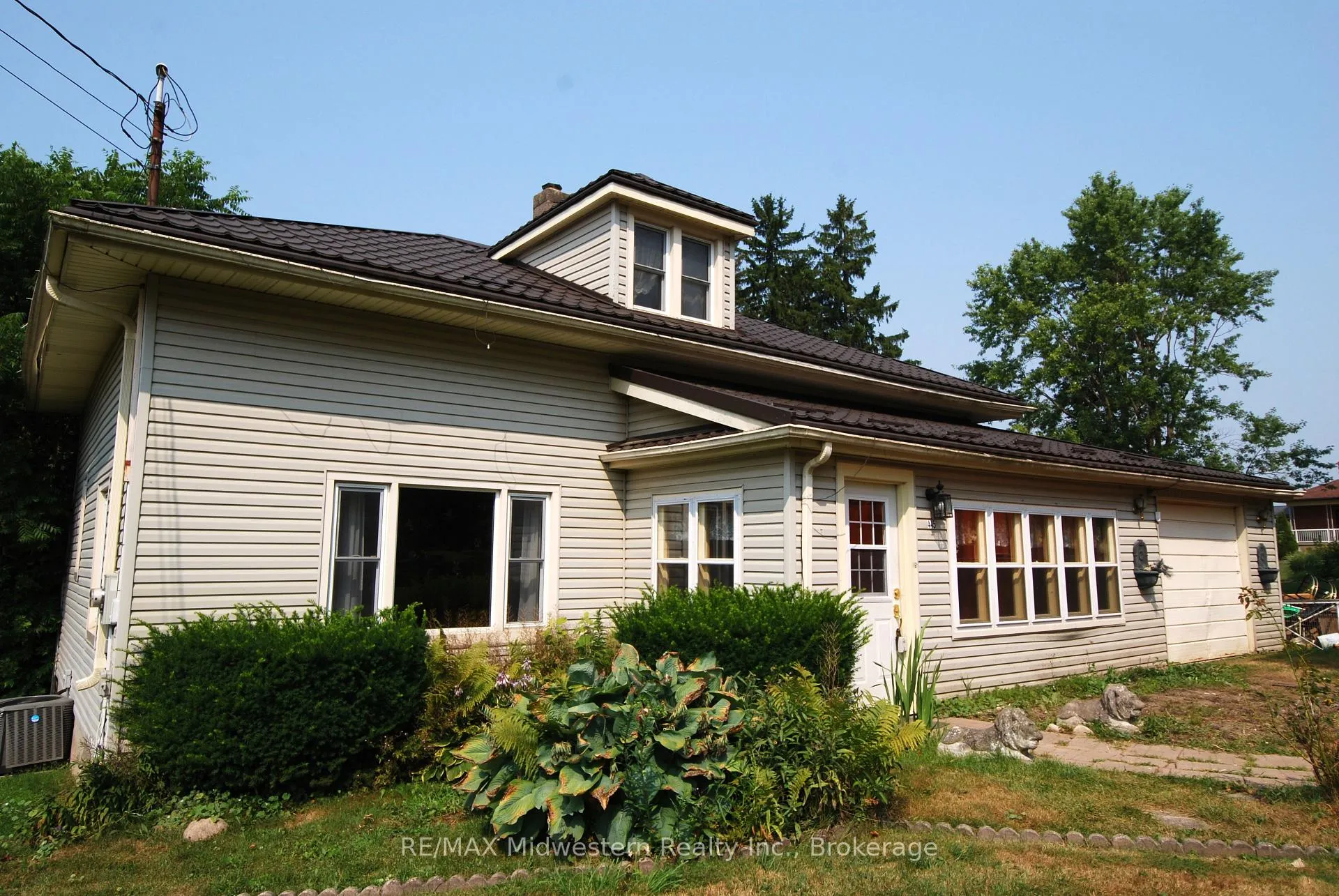 Photo 2 of 445 Brunswick Street, Minto — HOMEH