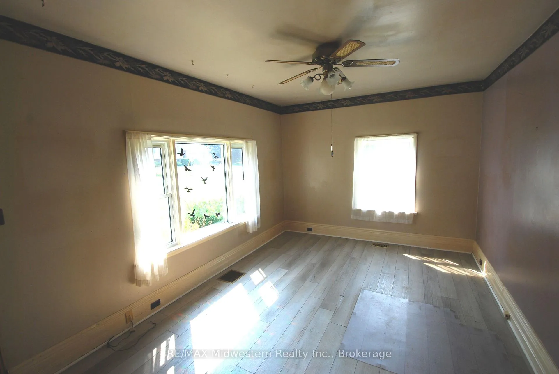 Photo 6 of 445 Brunswick Street, Minto — HOMEH
