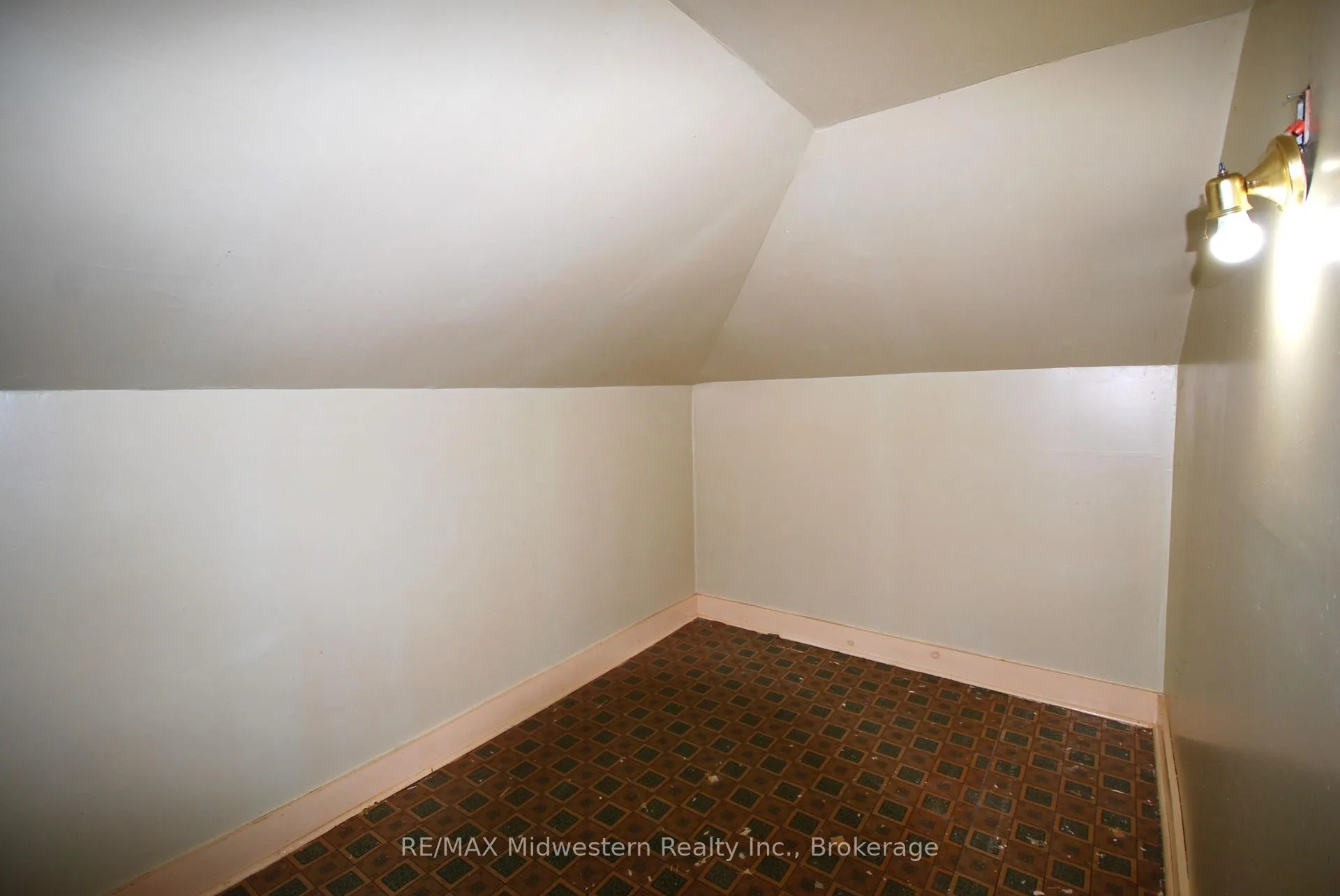Photo 10 of 445 Brunswick Street, Minto — HOMEH