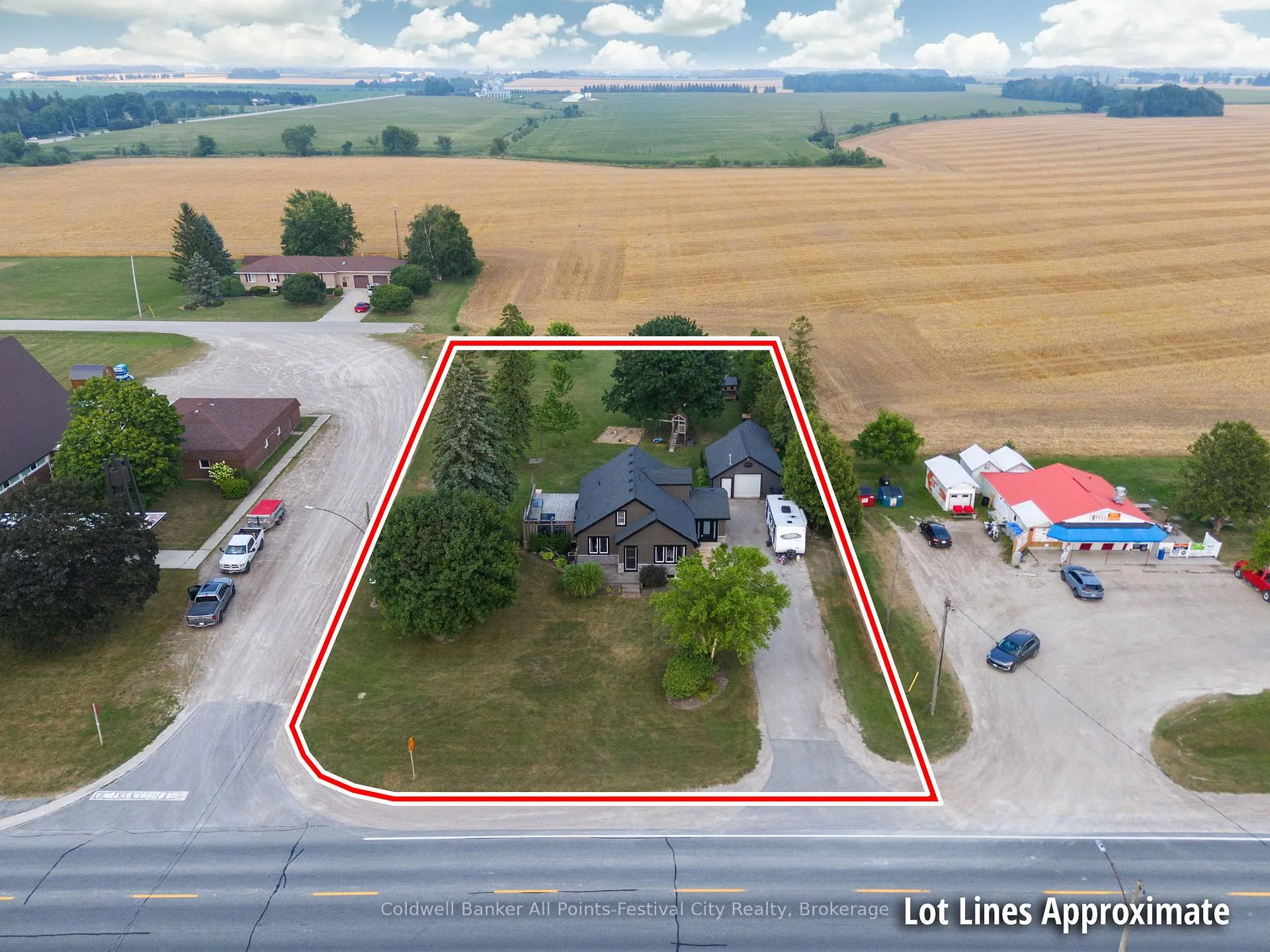 Photo 3 of 8 London Road, Huron East, Tuckersmith — HOMEH