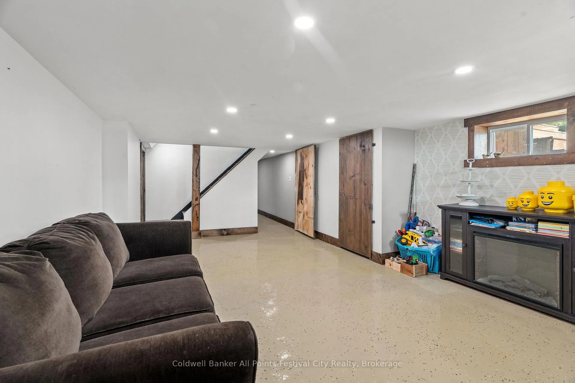 Photo 33 of 8 London Road, Huron East, Tuckersmith — HOMEH