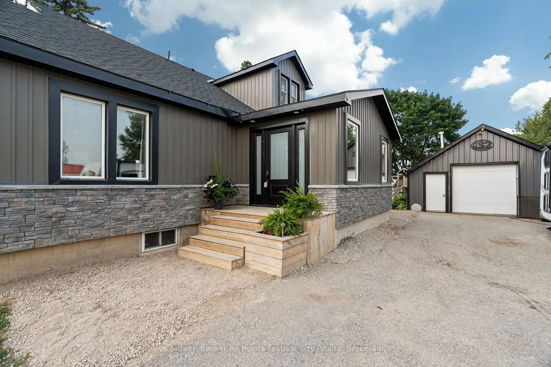 Photo 37 of 8 London Road, Huron East, Tuckersmith — HOMEH
