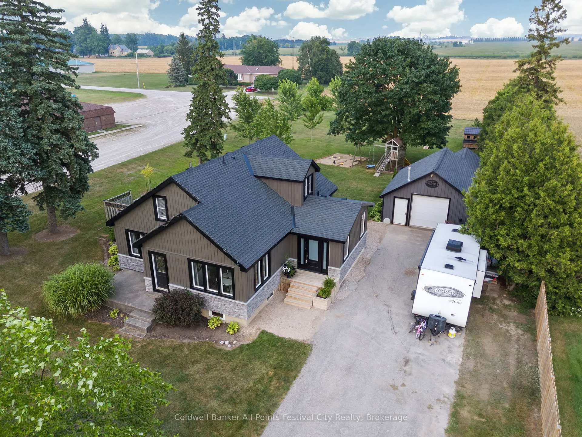 Photo 44 of 8 London Road, Huron East, Tuckersmith — HOMEH