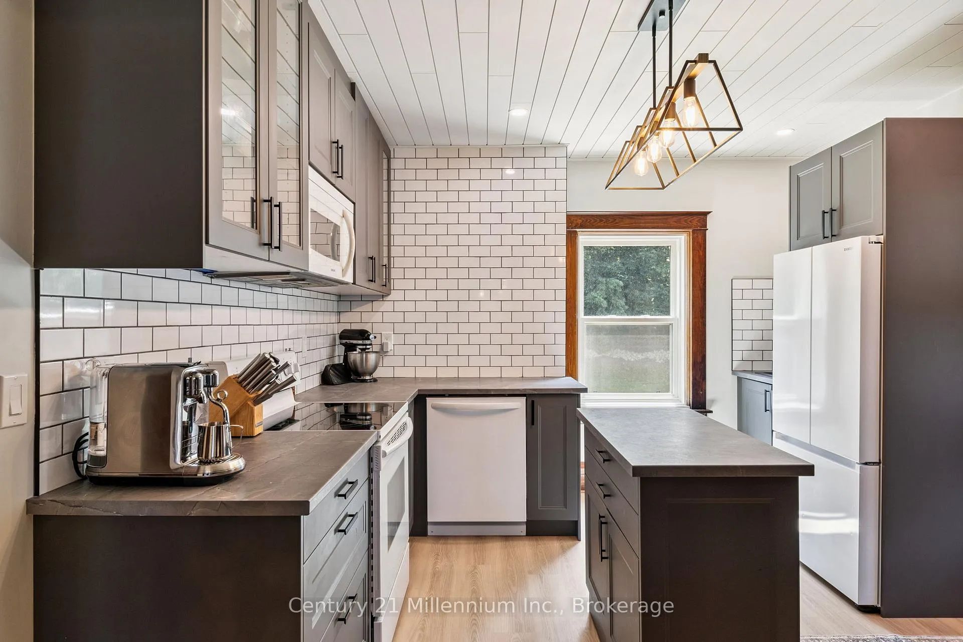 Photo 13 of 776856 10 Highway, Chatsworth — HOMEH