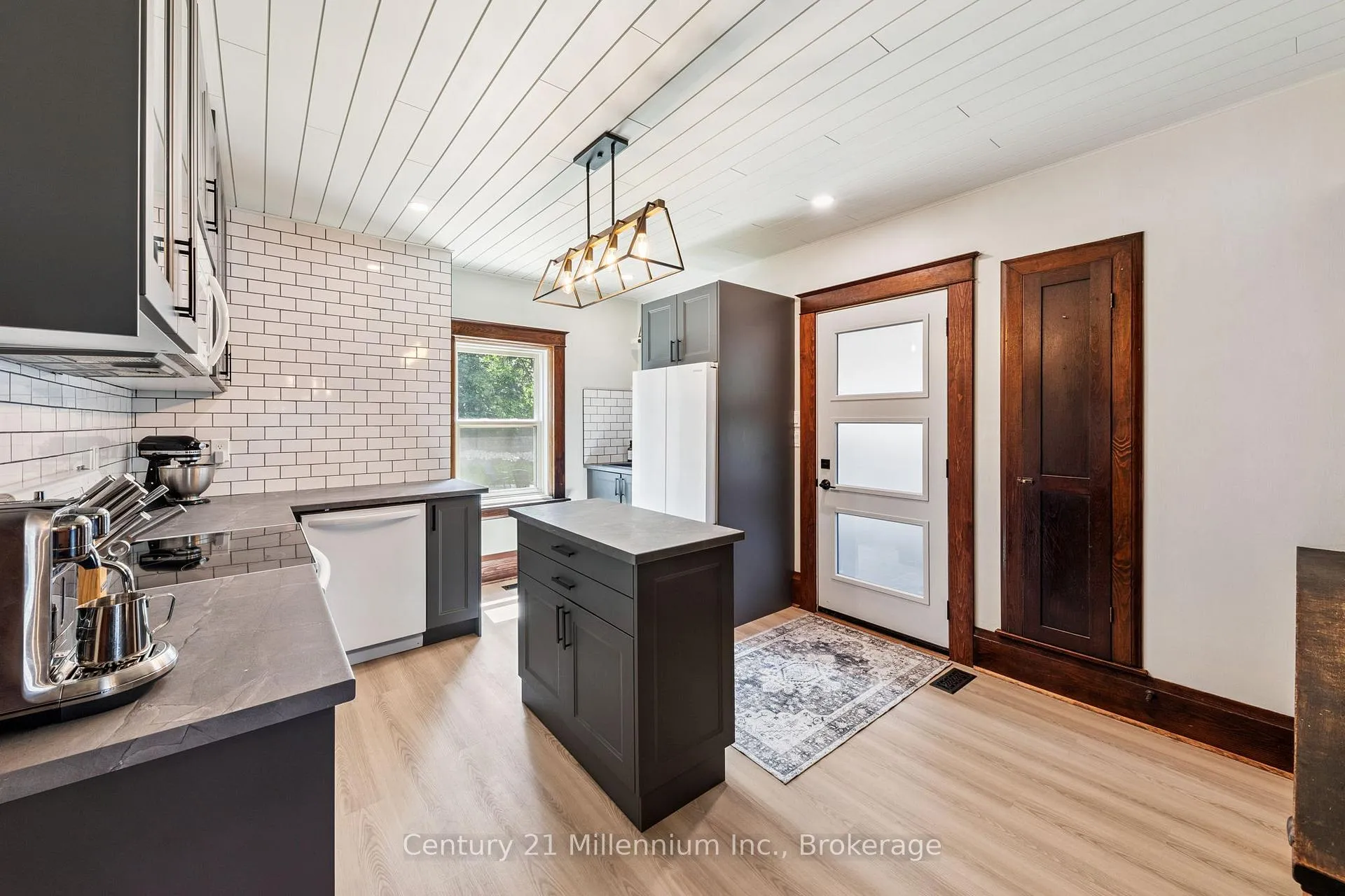 Photo 14 of 776856 10 Highway, Chatsworth — HOMEH