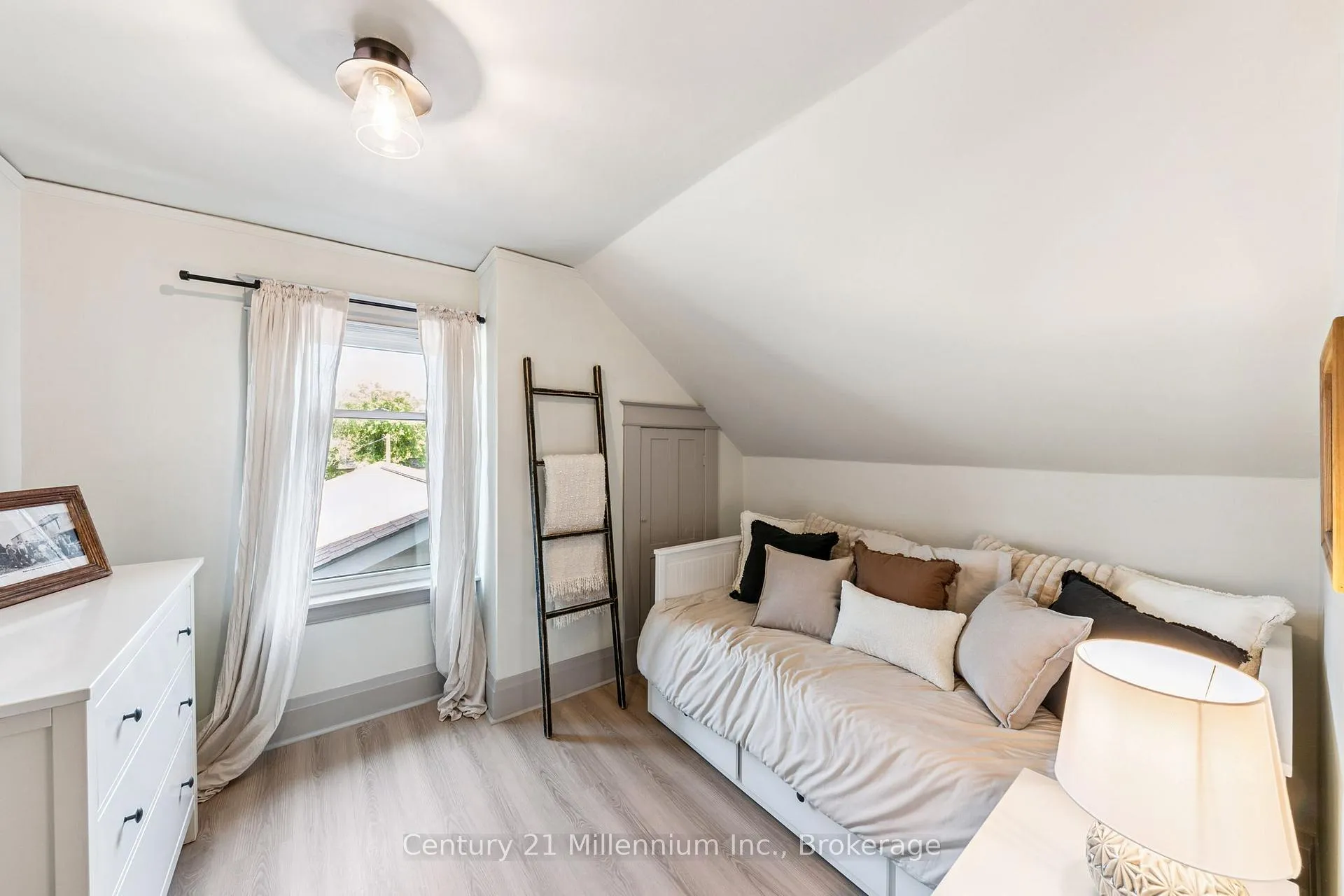 Photo 32 of 776856 10 Highway, Chatsworth — HOMEH