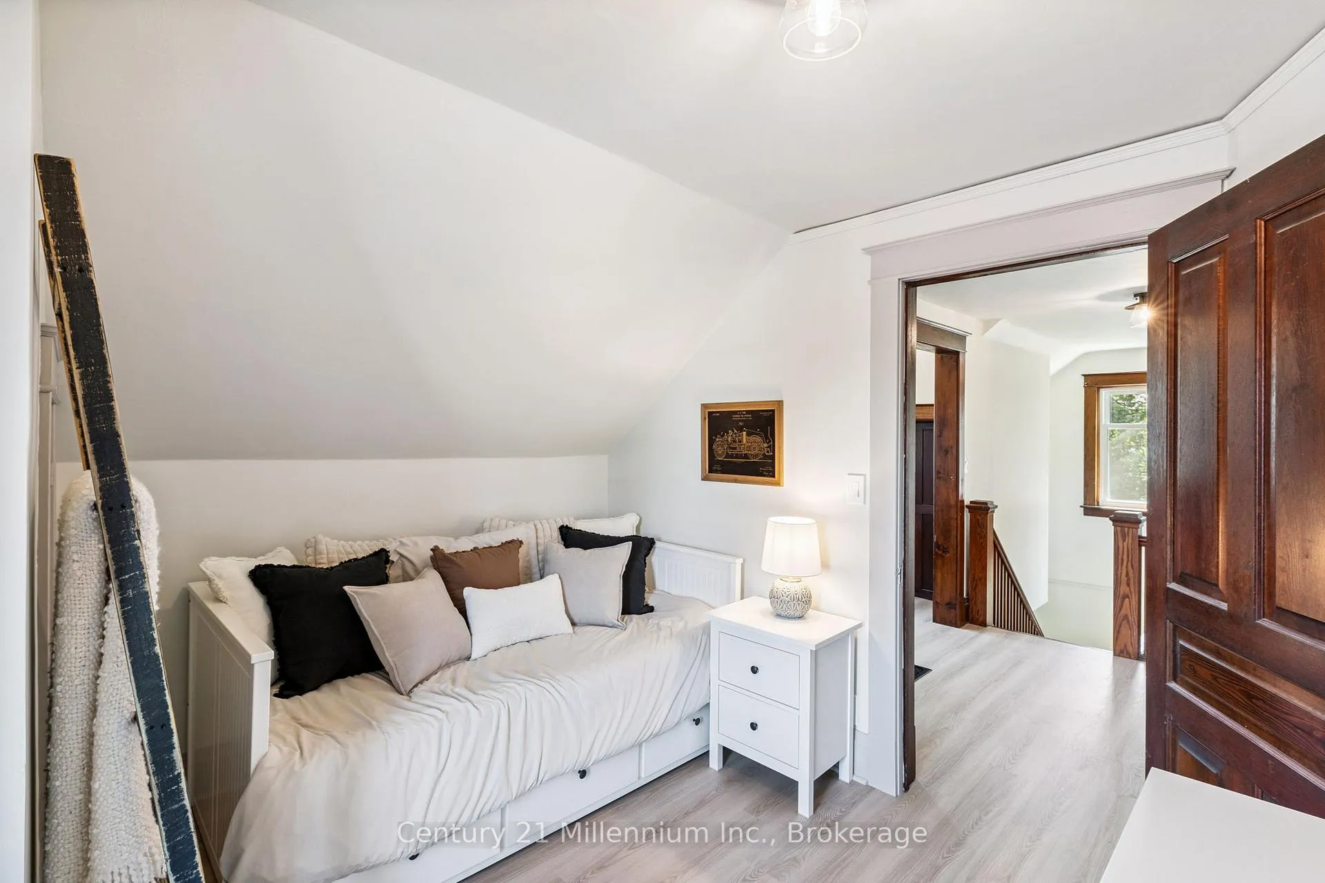 Photo 33 of 776856 10 Highway, Chatsworth — HOMEH