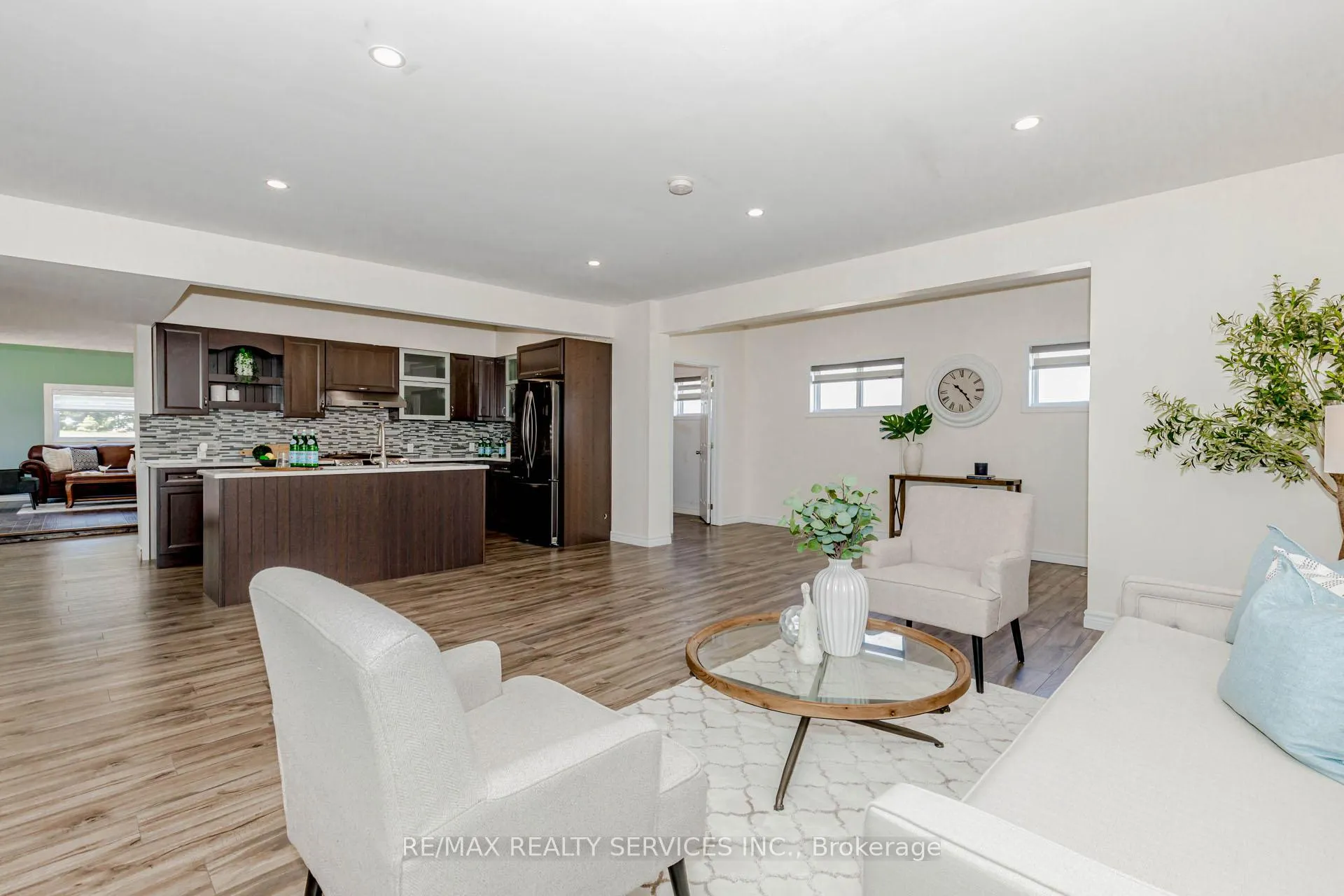 Photo 6 of 51 Simcoe Street N, Brant, Burford — HOMEH
