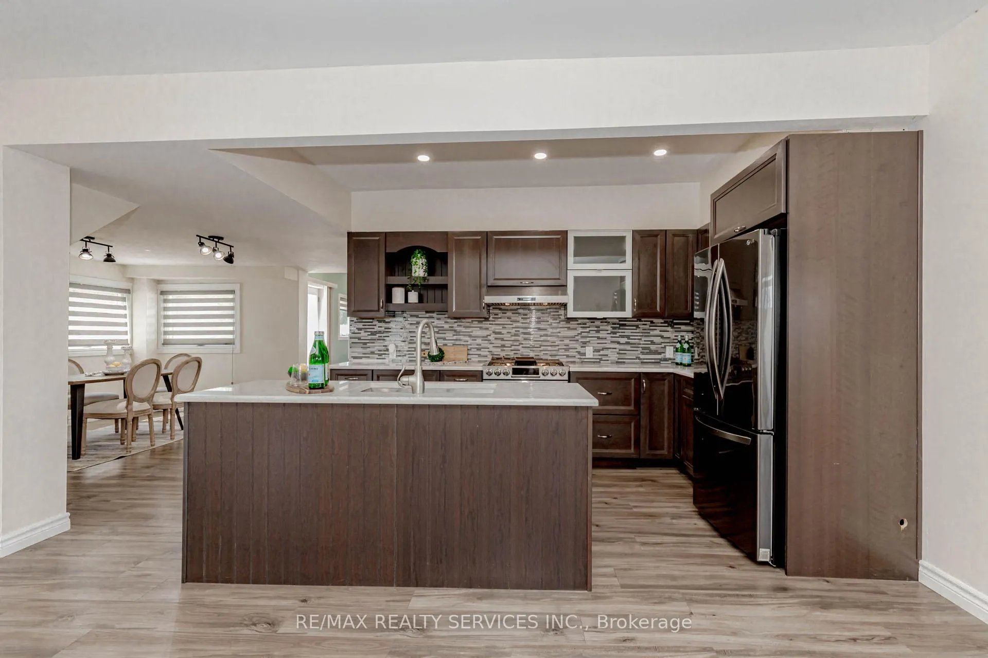 Photo 10 of 51 Simcoe Street N, Brant, Burford — HOMEH