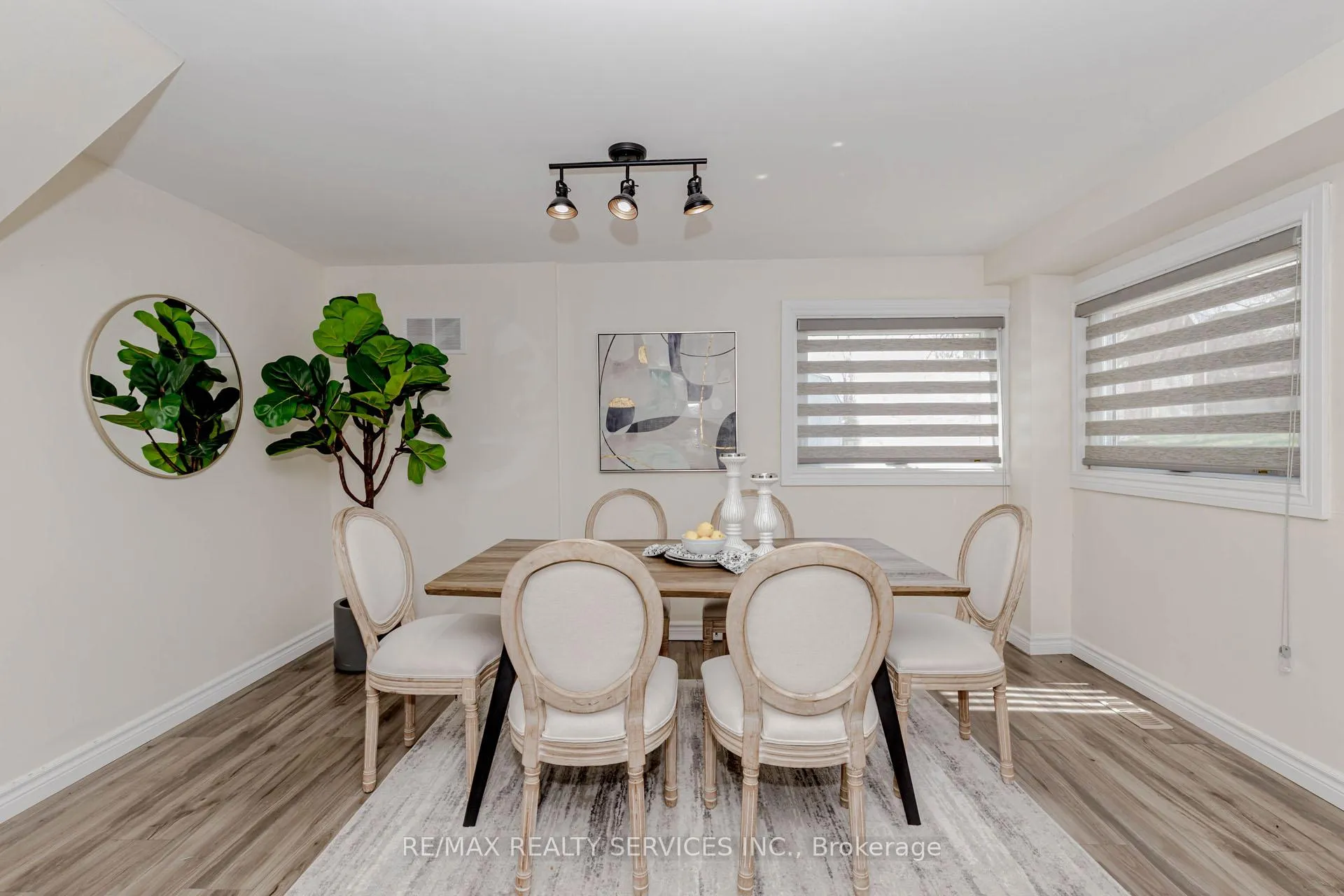 Photo 11 of 51 Simcoe Street N, Brant, Burford — HOMEH