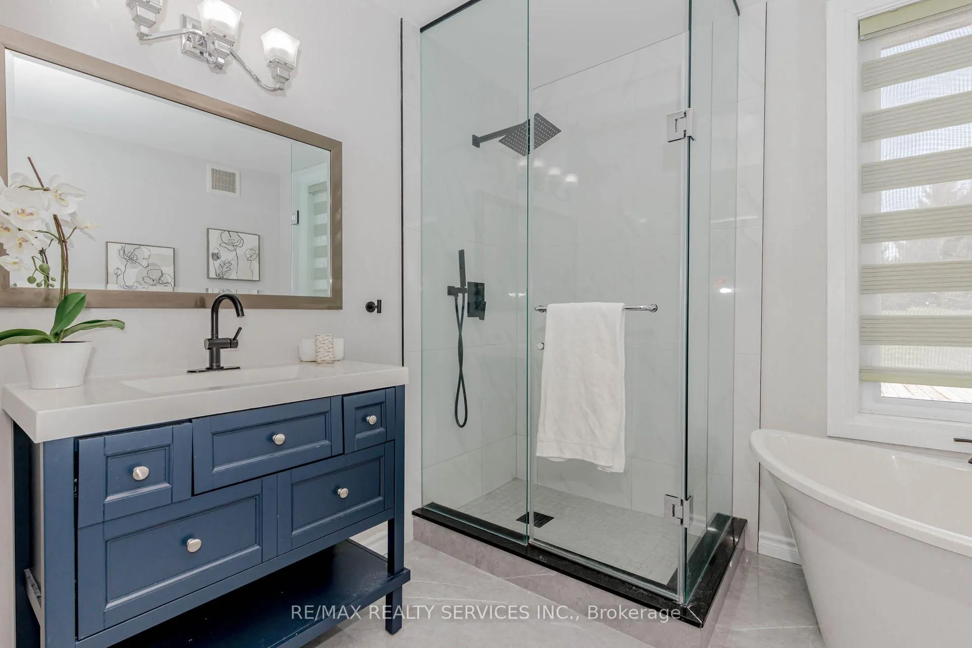Photo 15 of 51 Simcoe Street N, Brant, Burford — HOMEH