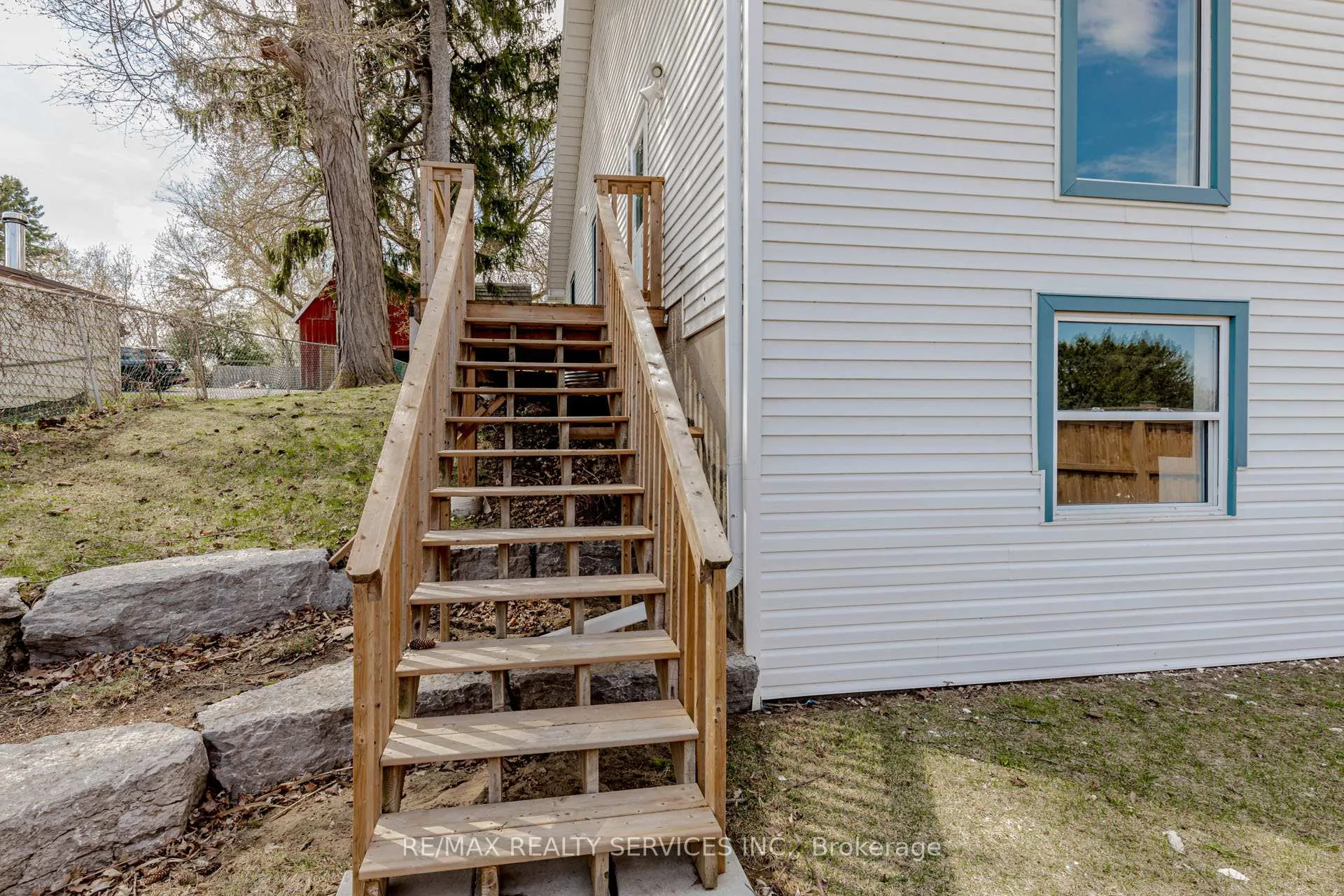 Photo 31 of 51 Simcoe Street N, Brant, Burford — HOMEH