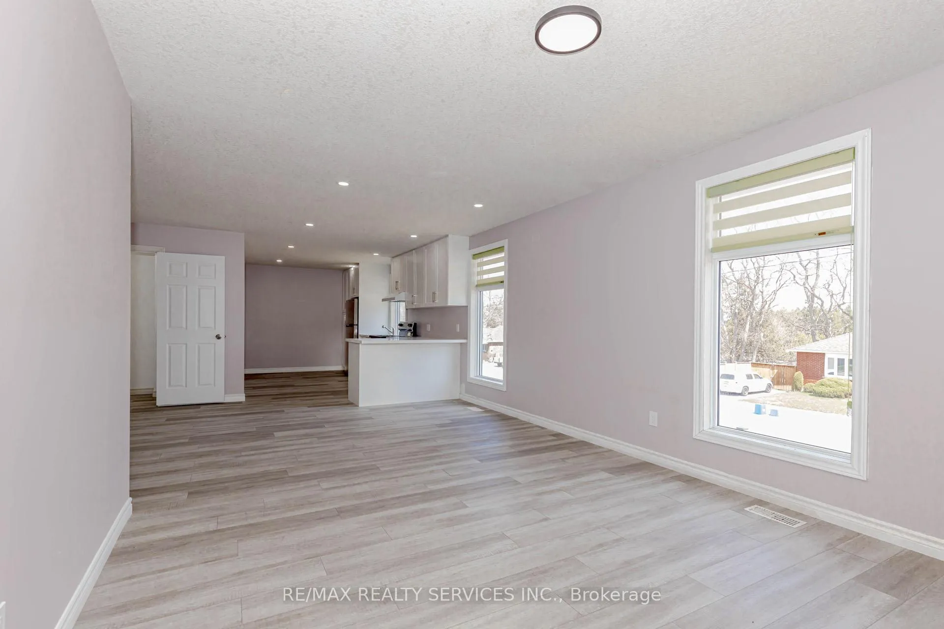 Photo 32 of 51 Simcoe Street N, Brant, Burford — HOMEH