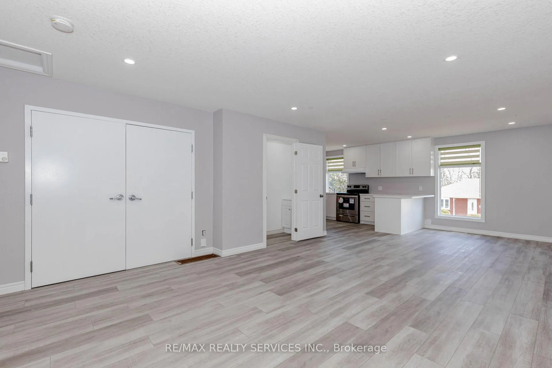 Photo 35 of 51 Simcoe Street N, Brant, Burford — HOMEH
