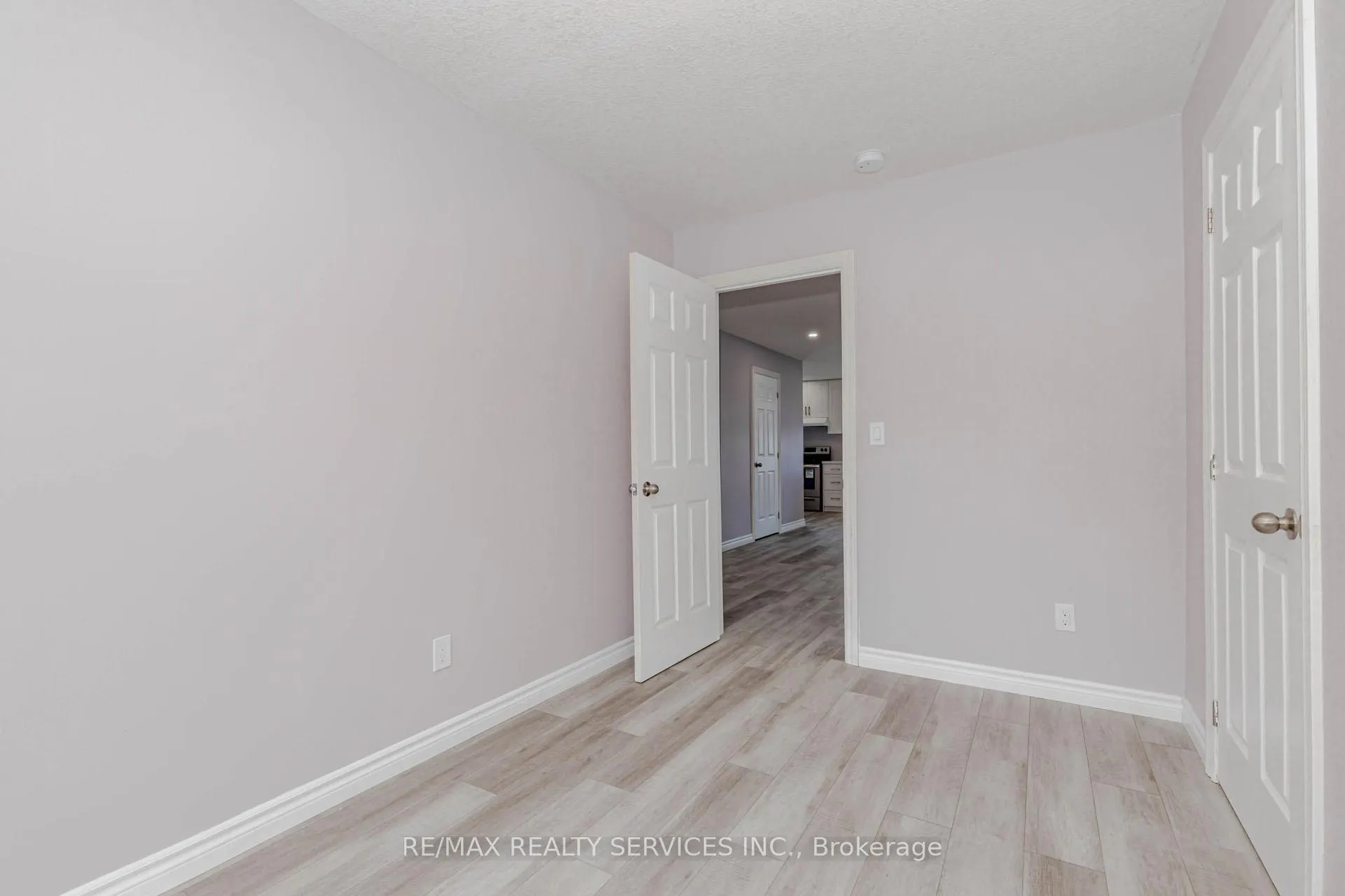 Photo 36 of 51 Simcoe Street N, Brant, Burford — HOMEH