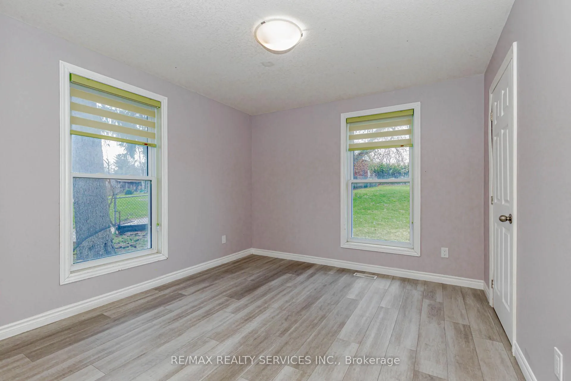 Photo 38 of 51 Simcoe Street N, Brant, Burford — HOMEH