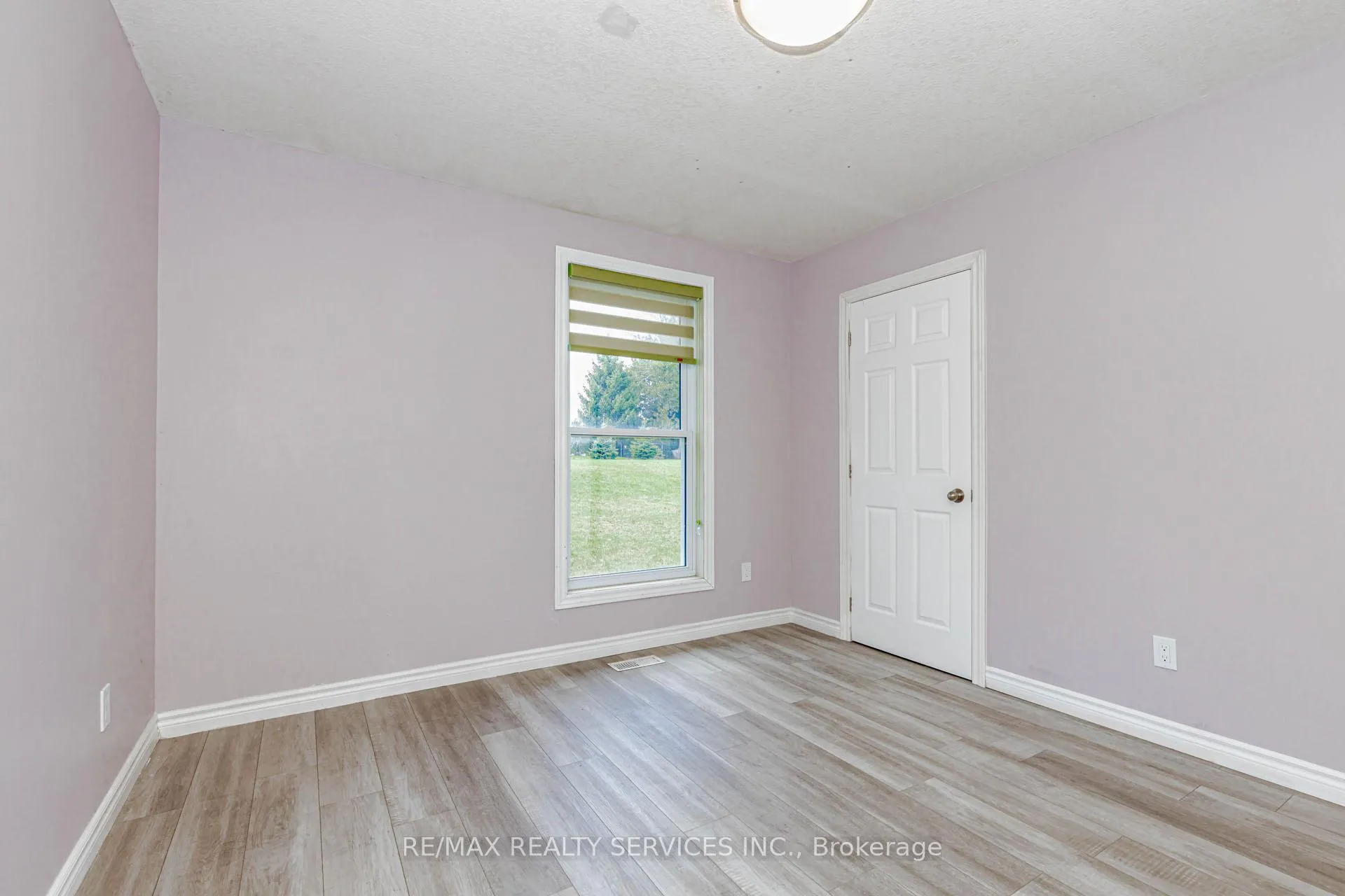 Photo 39 of 51 Simcoe Street N, Brant, Burford — HOMEH