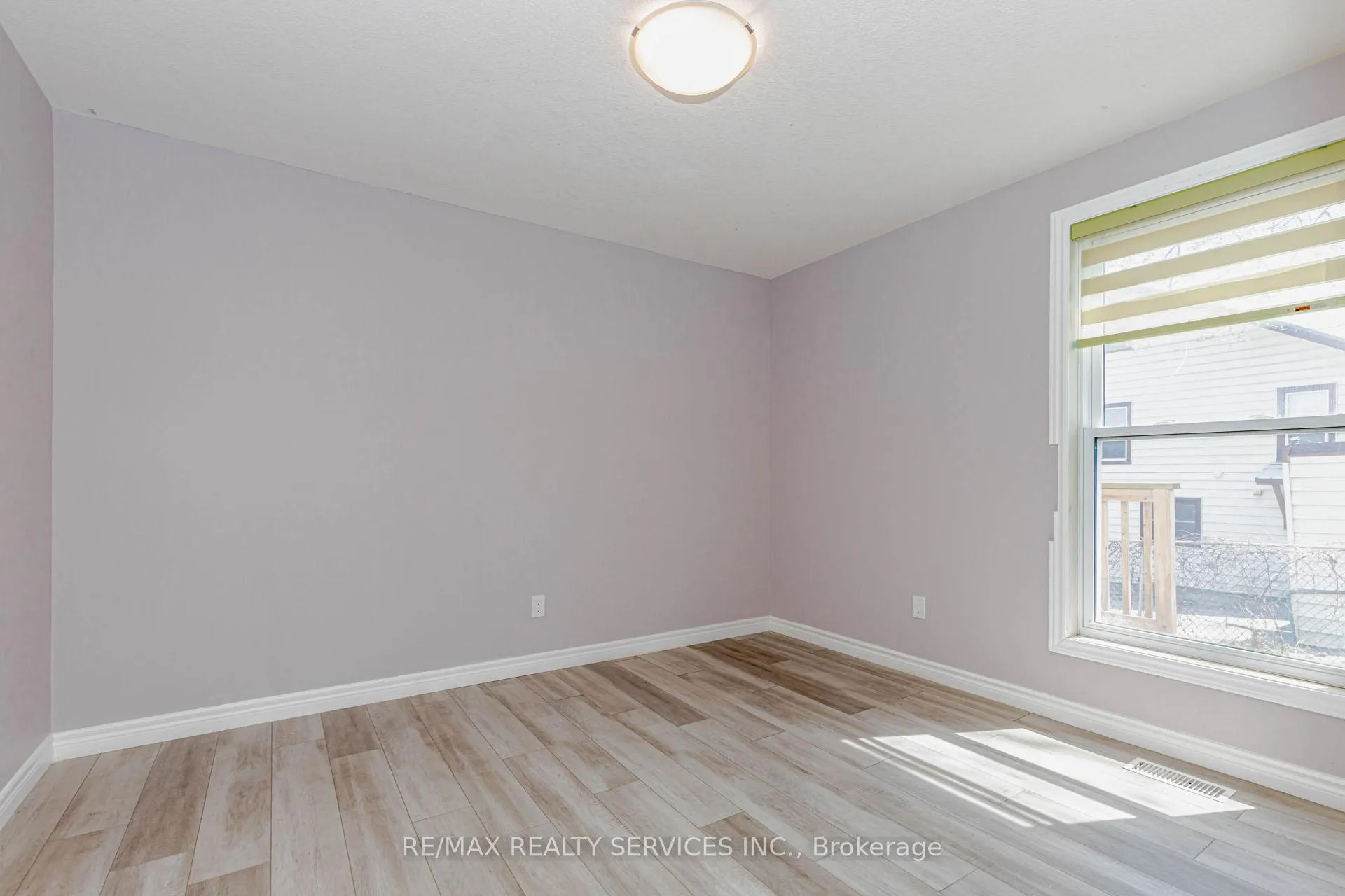 Photo 41 of 51 Simcoe Street N, Brant, Burford — HOMEH
