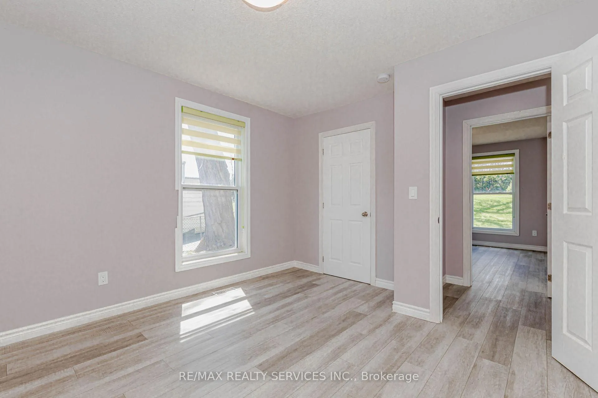 Photo 42 of 51 Simcoe Street N, Brant, Burford — HOMEH