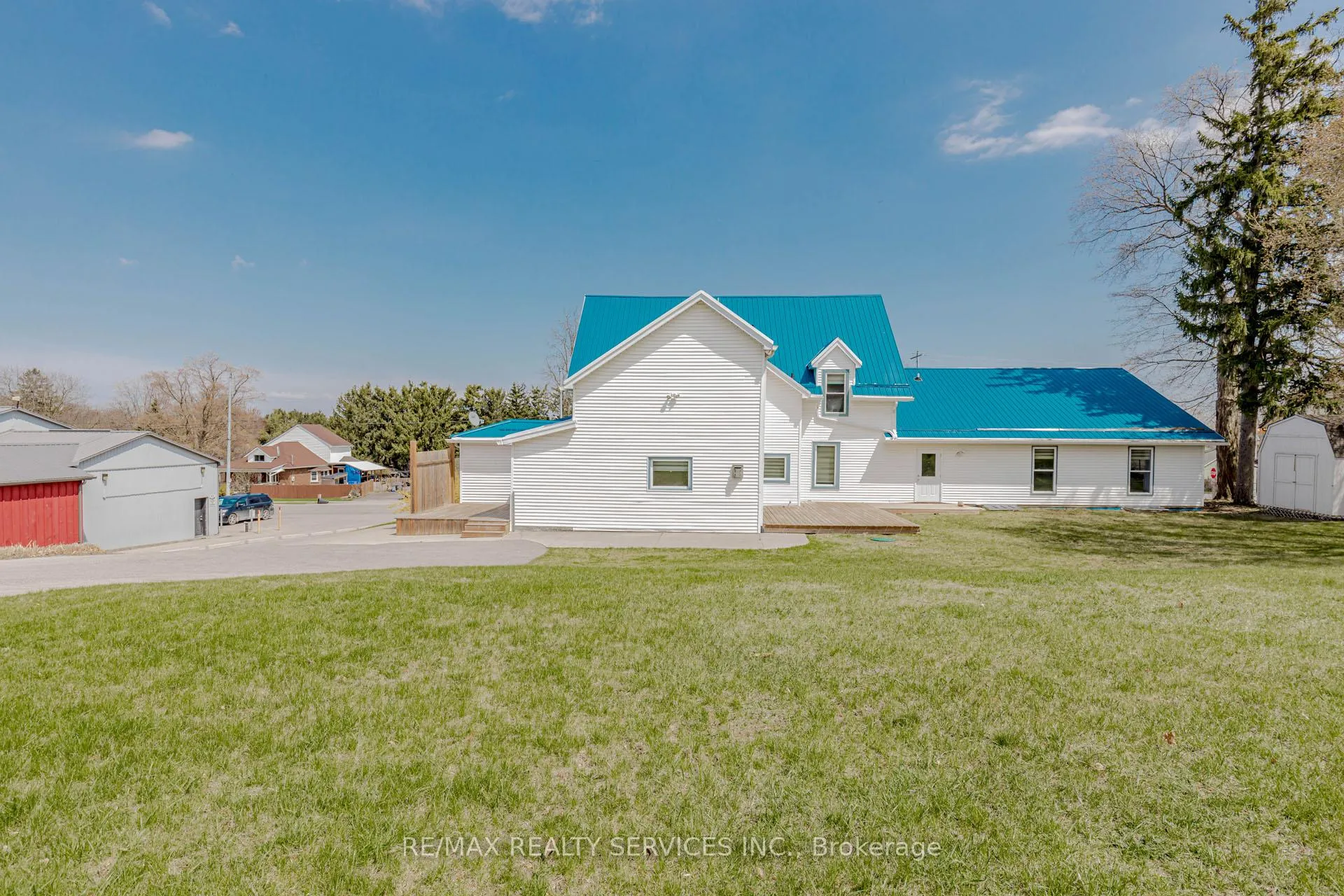 Photo 47 of 51 Simcoe Street N, Brant, Burford — HOMEH