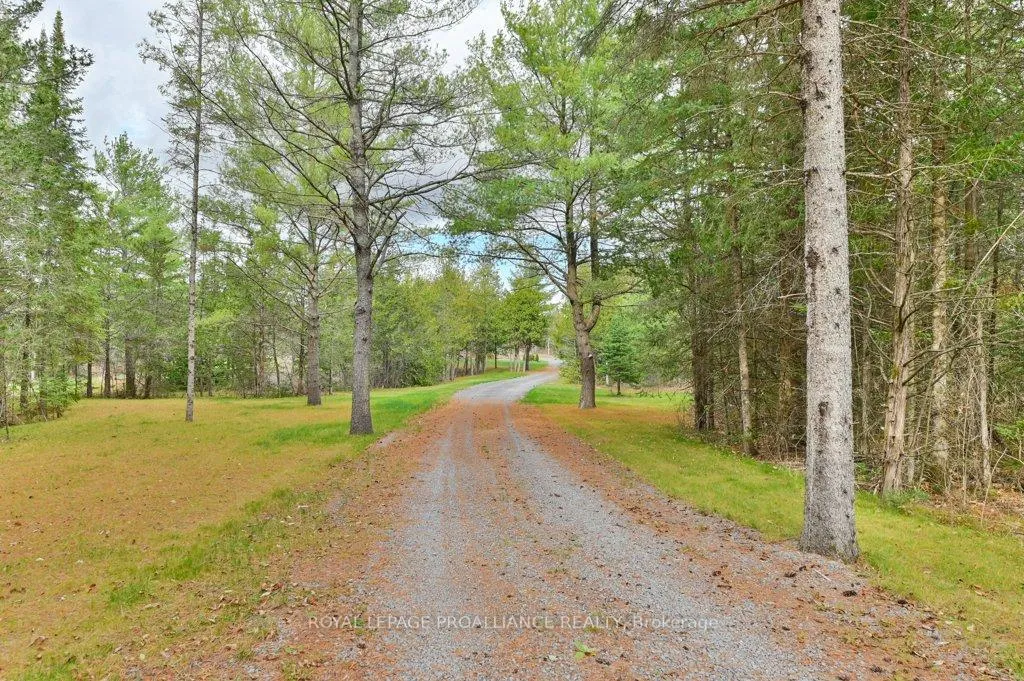 Photo 3 of 1889 Melrose Road, Tyendinaga, Tyendinaga Township — HOMEH