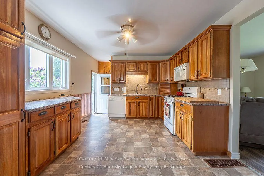 Photo 8 of 69 Spruce Drive, Temagami — HOMEH