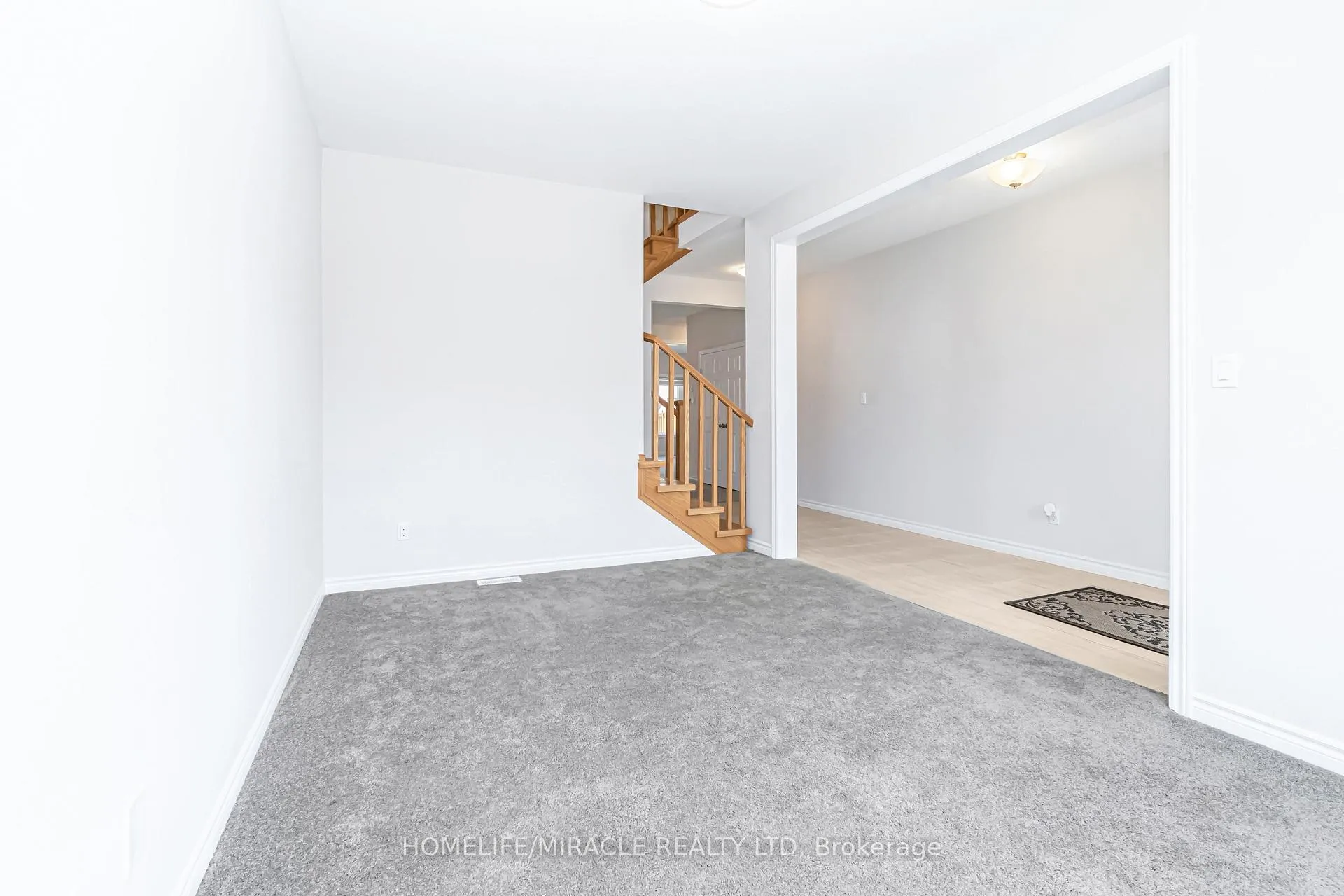 Photo 5 of 24 Sass Crescent, Brant, Paris — HOMEH