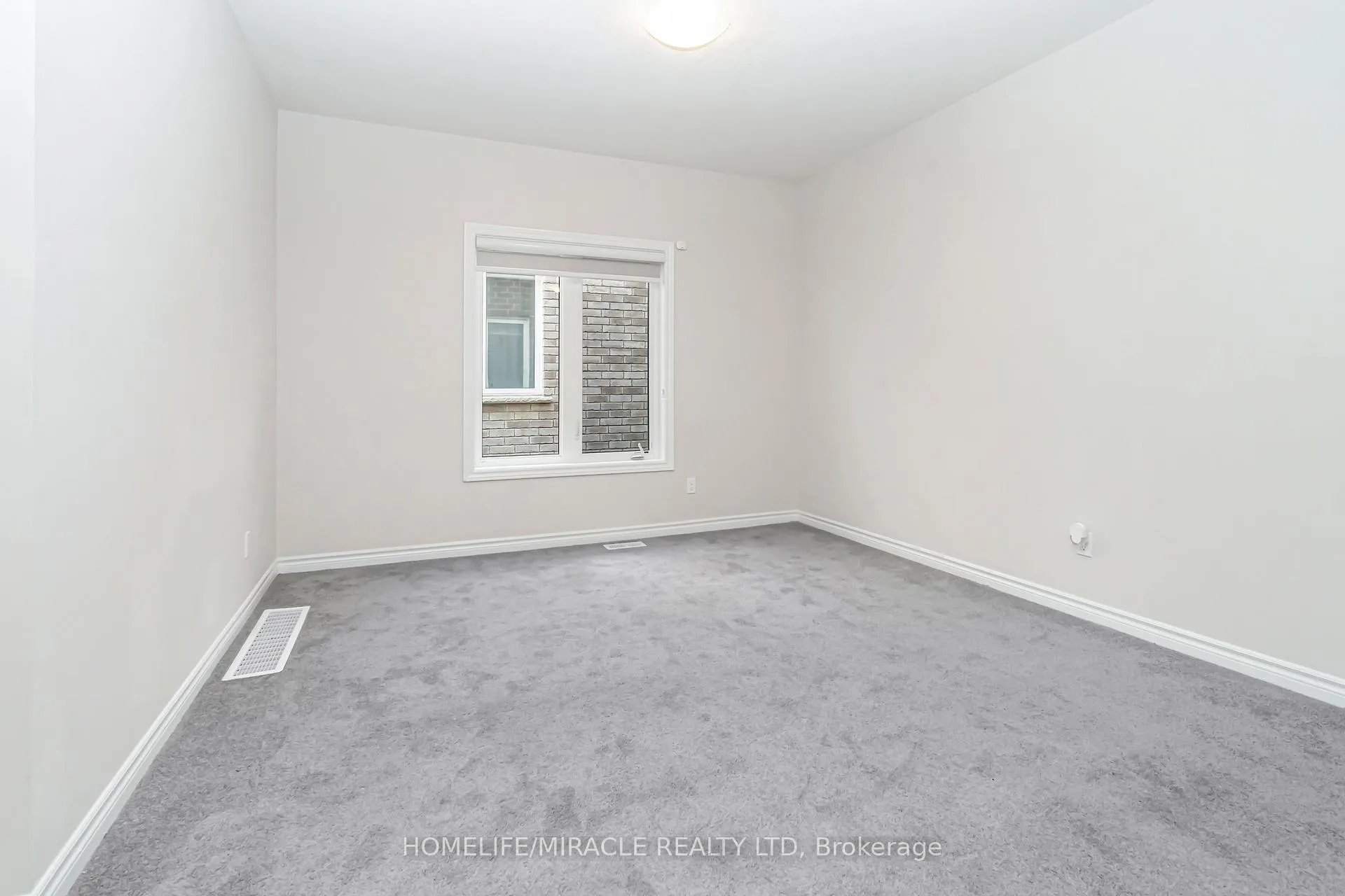 Photo 10 of 24 Sass Crescent, Brant, Paris — HOMEH