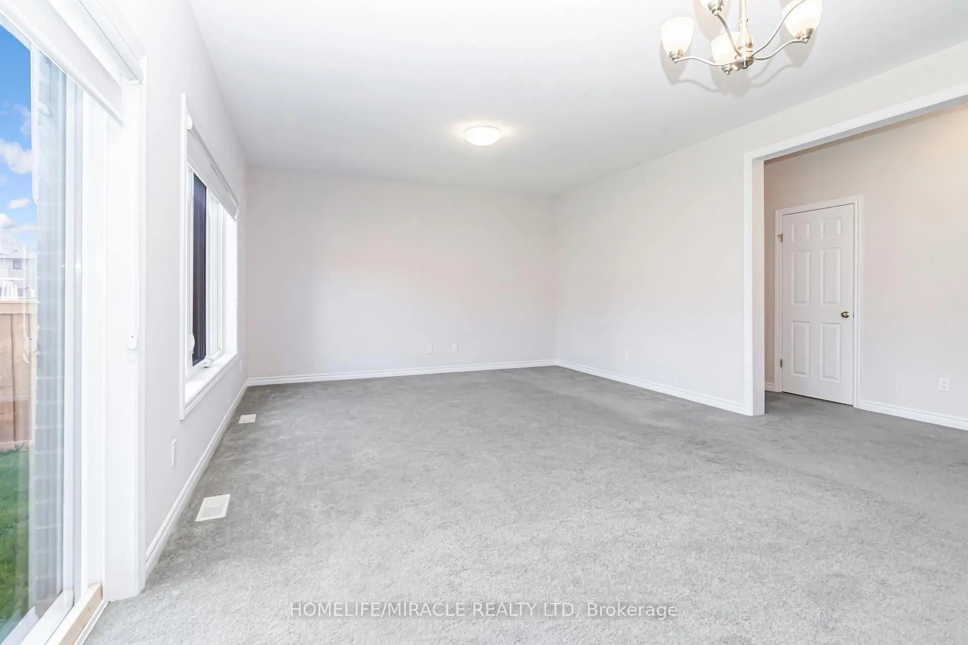 Photo 12 of 24 Sass Crescent, Brant, Paris — HOMEH