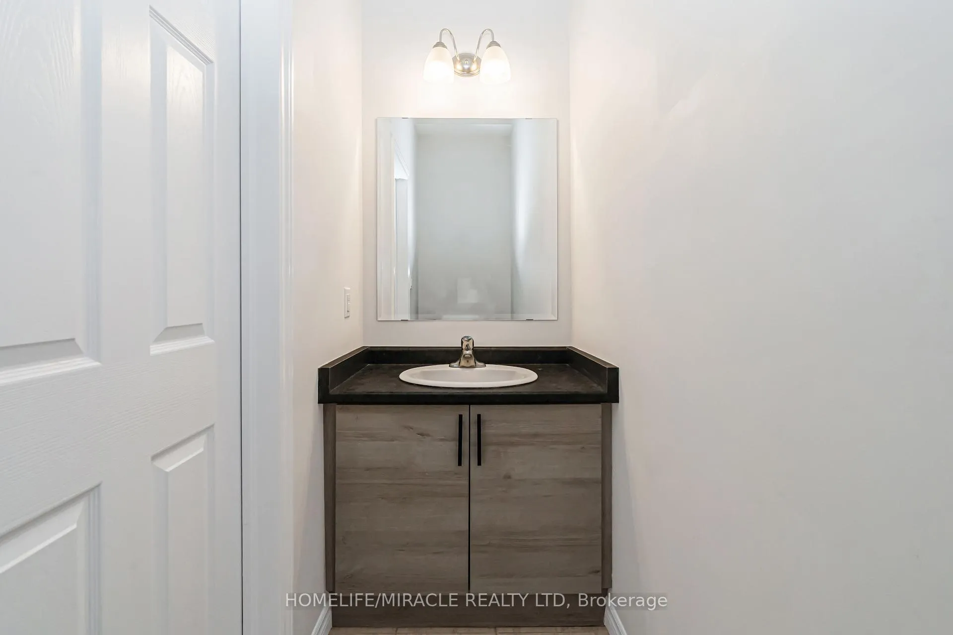 Photo 19 of 24 Sass Crescent, Brant, Paris — HOMEH