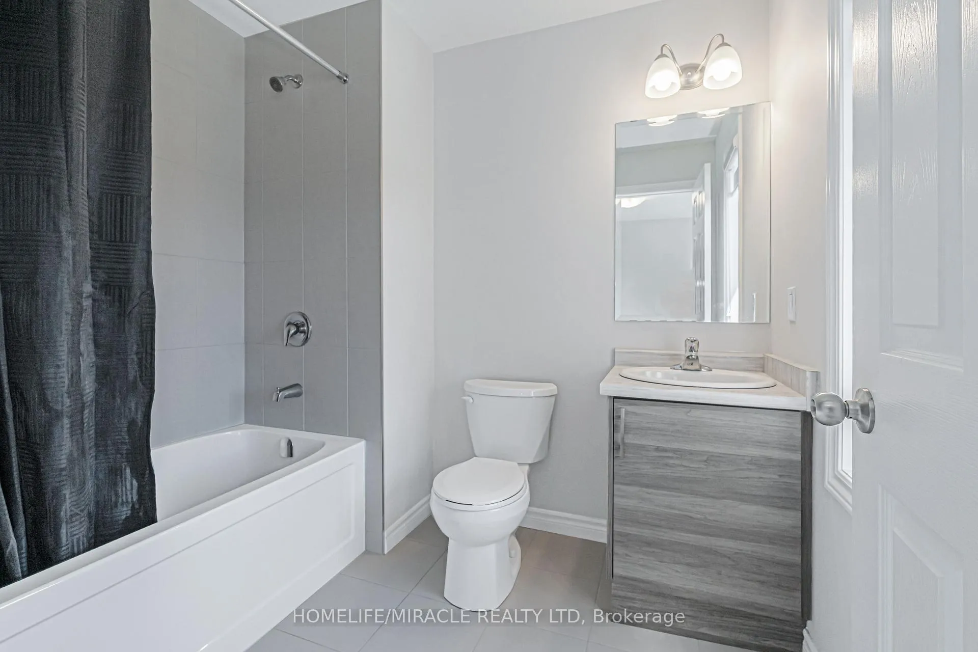 Photo 31 of 24 Sass Crescent, Brant, Paris — HOMEH