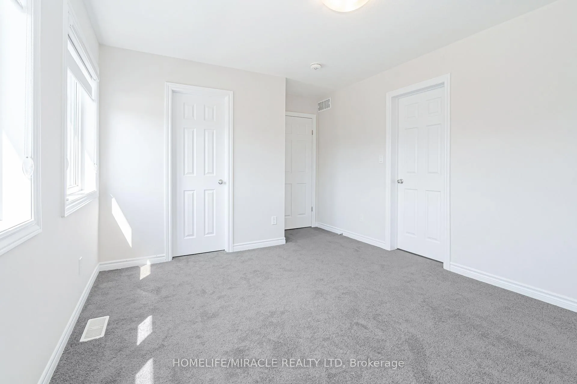 Photo 32 of 24 Sass Crescent, Brant, Paris — HOMEH
