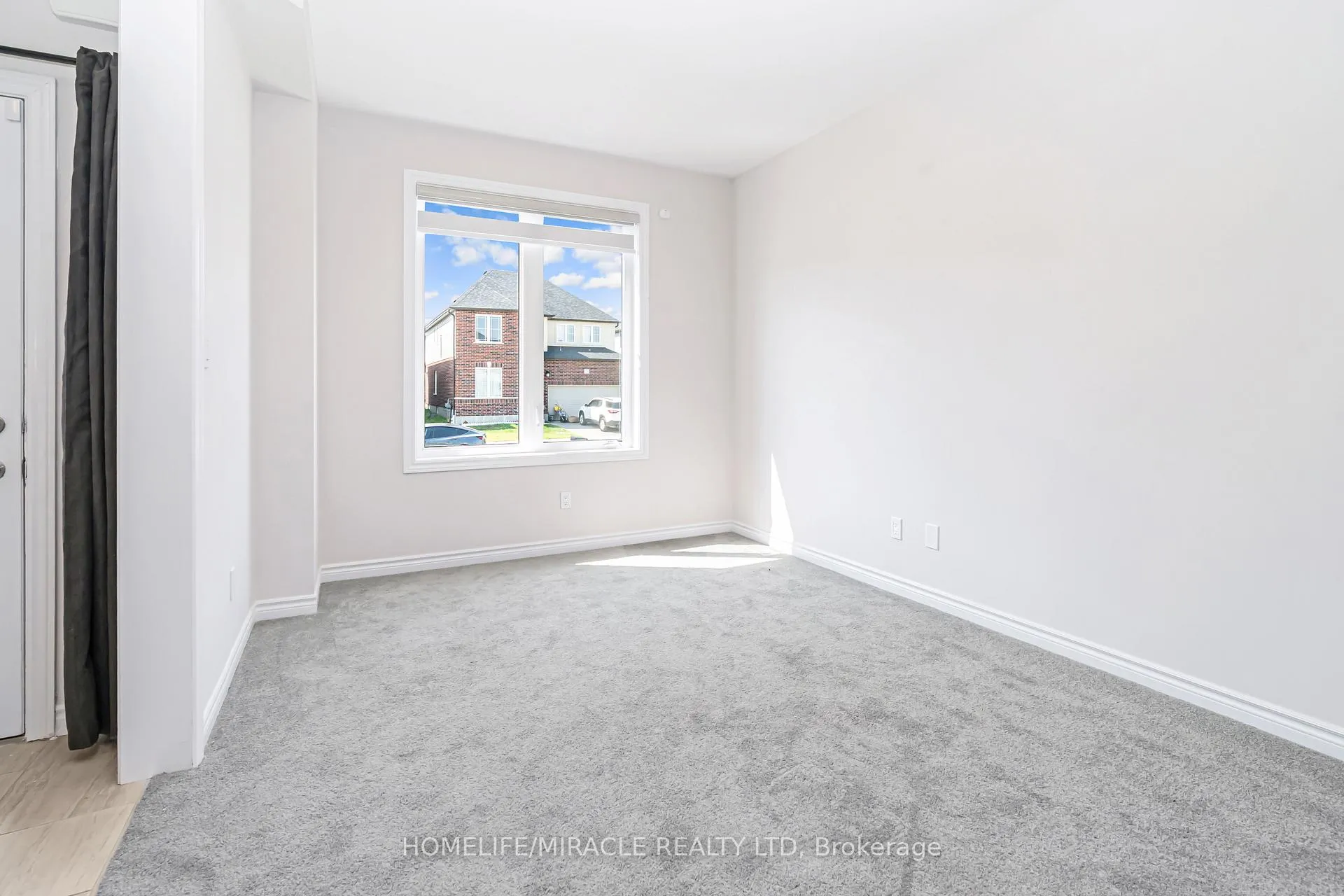 Photo 37 of 24 Sass Crescent, Brant, Paris — HOMEH