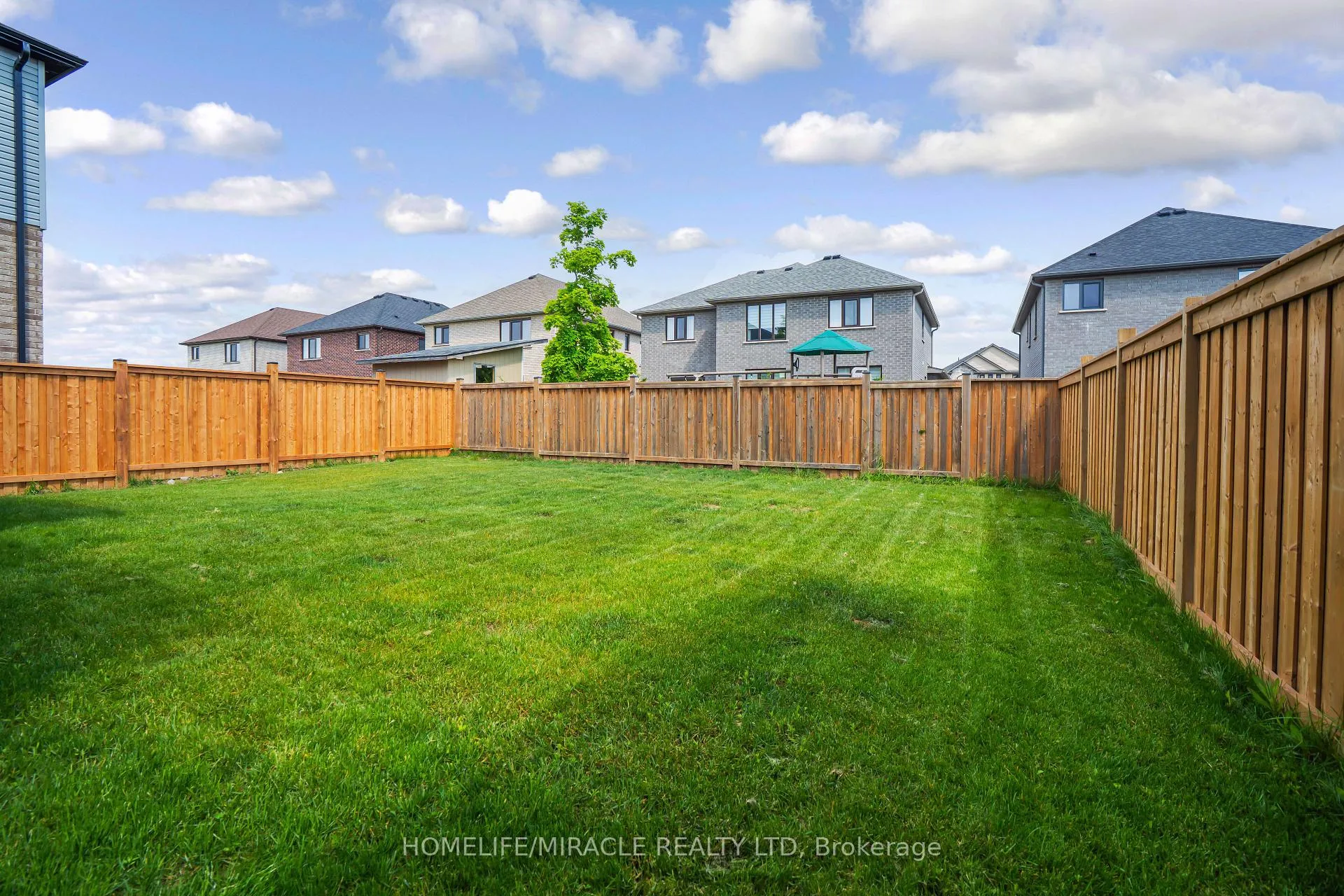 Photo 45 of 24 Sass Crescent, Brant, Paris — HOMEH