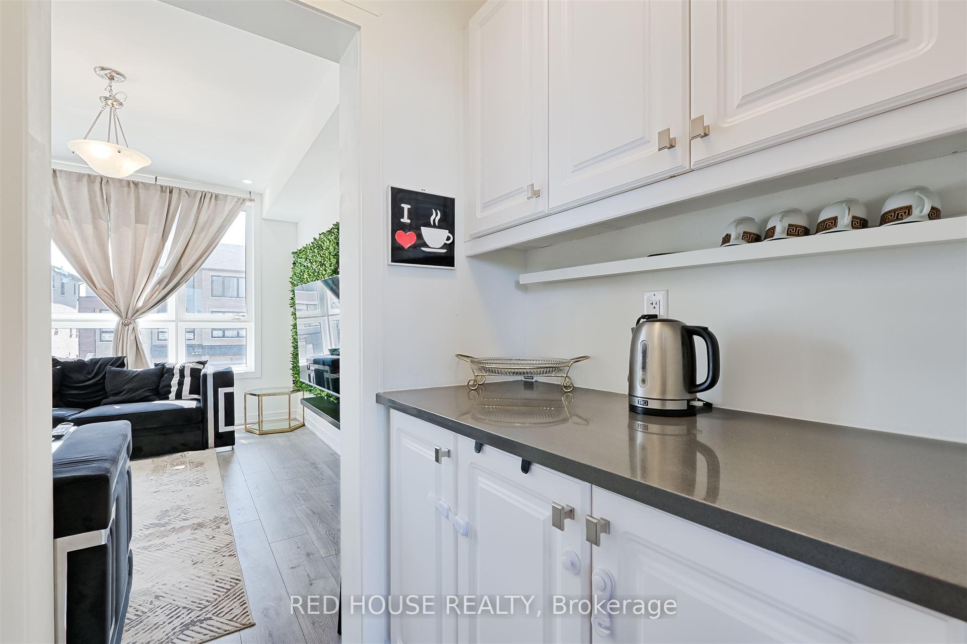 Photo 2 of 13 Blue Forest Crescent, Barrie, Innis-Shore — HOMEH