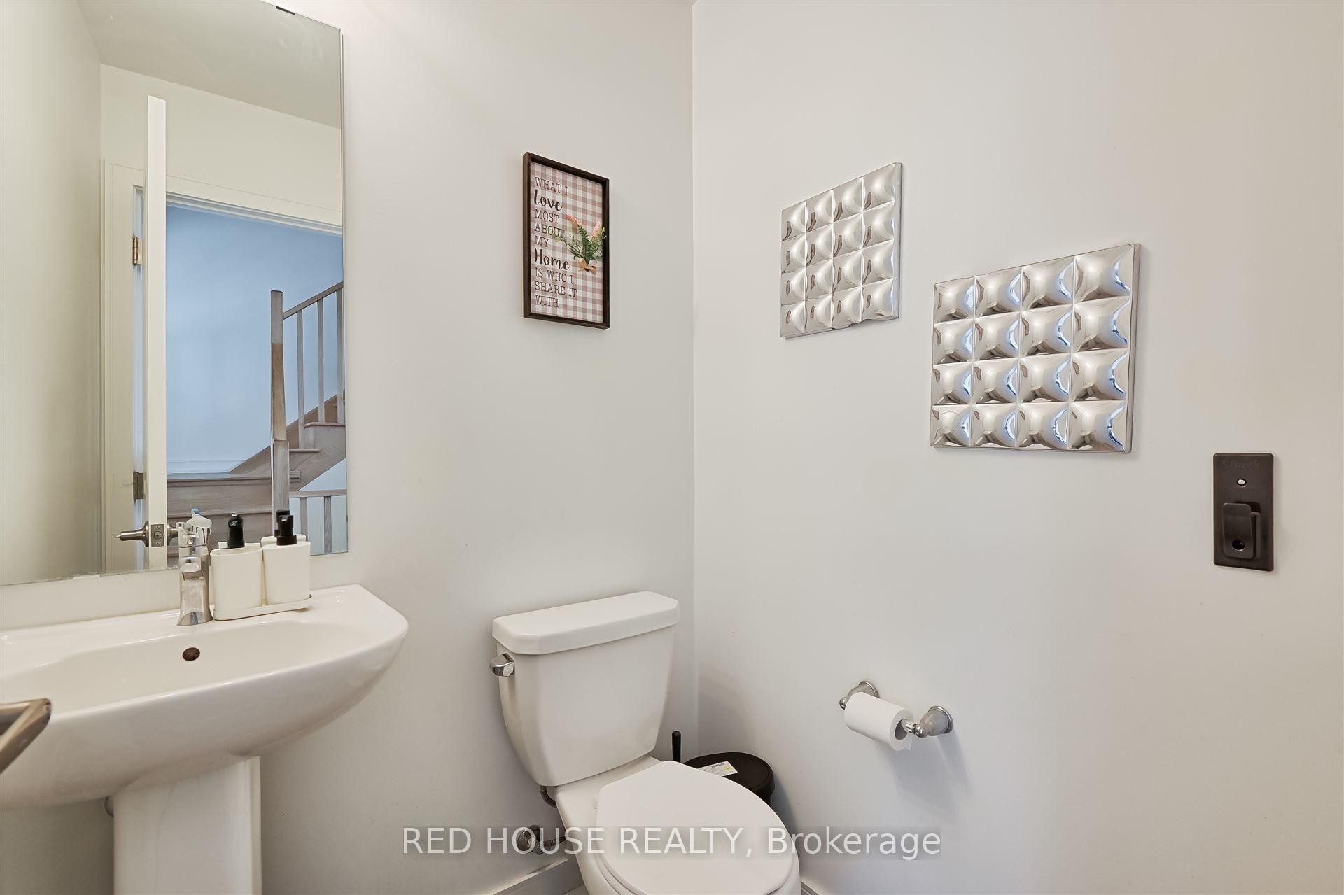 Photo 3 of 13 Blue Forest Crescent, Barrie, Innis-Shore — HOMEH