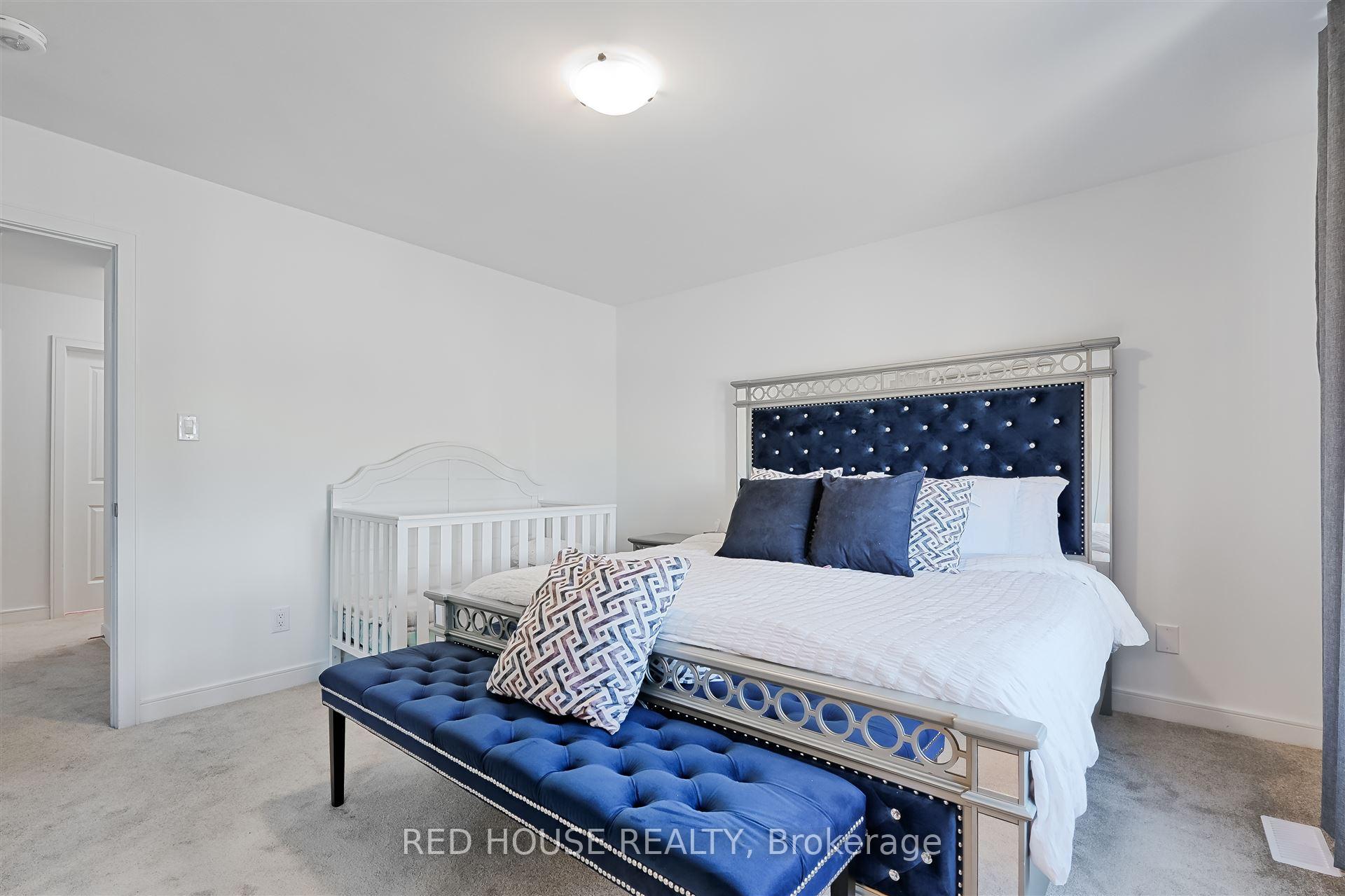 Photo 7 of 13 Blue Forest Crescent, Barrie, Innis-Shore — HOMEH