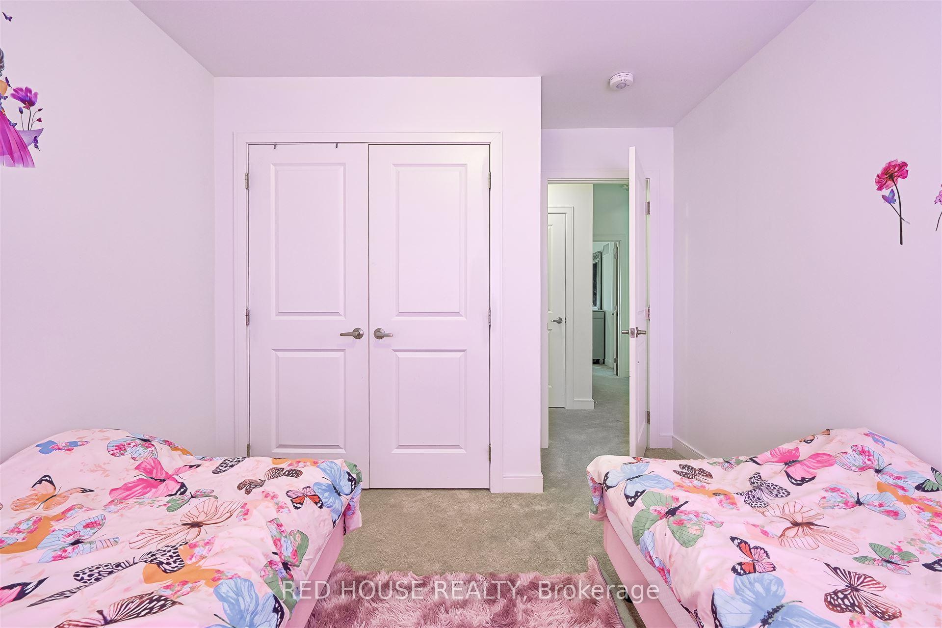 Photo 10 of 13 Blue Forest Crescent, Barrie, Innis-Shore — HOMEH