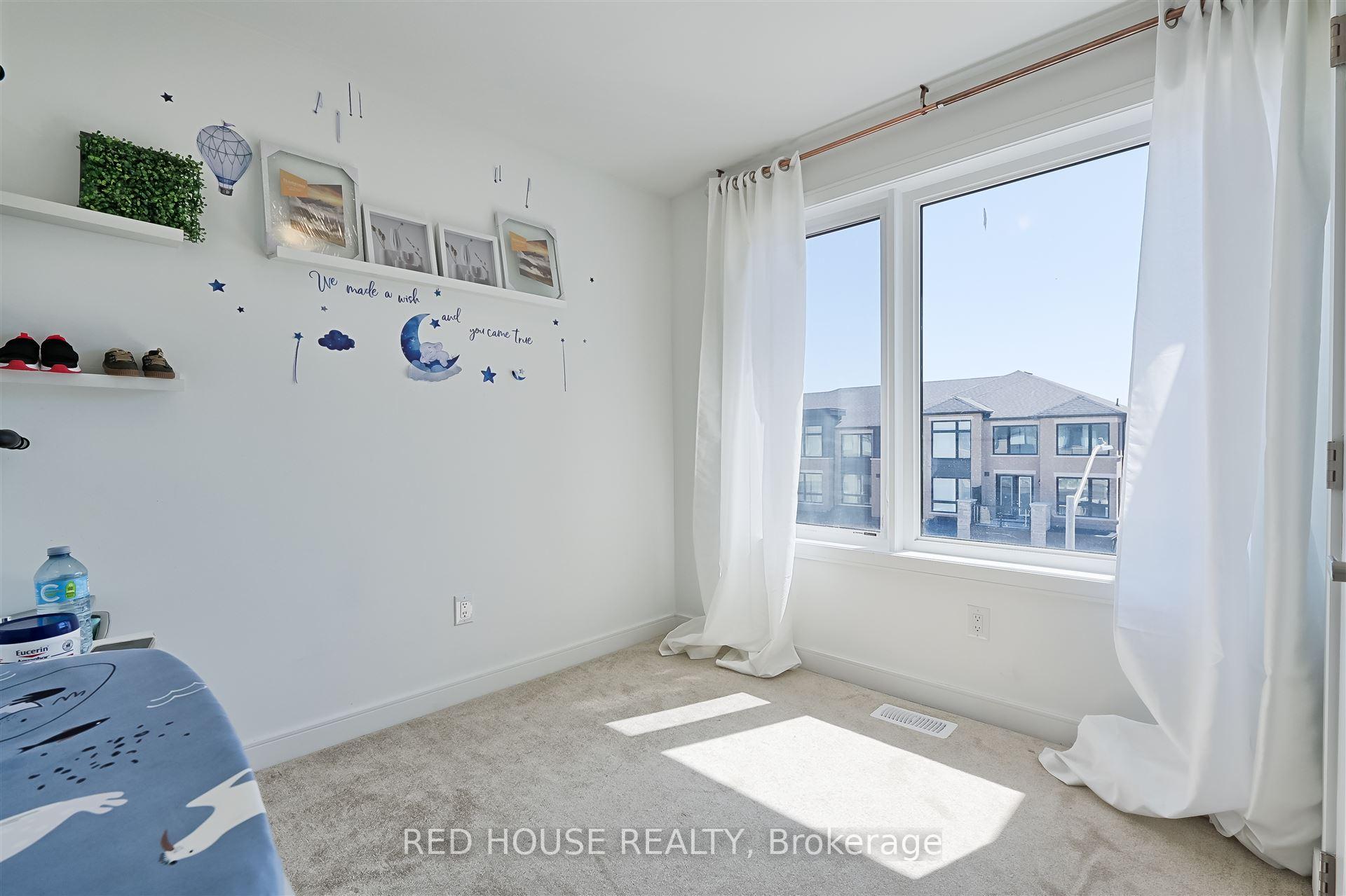 Photo 12 of 13 Blue Forest Crescent, Barrie, Innis-Shore — HOMEH