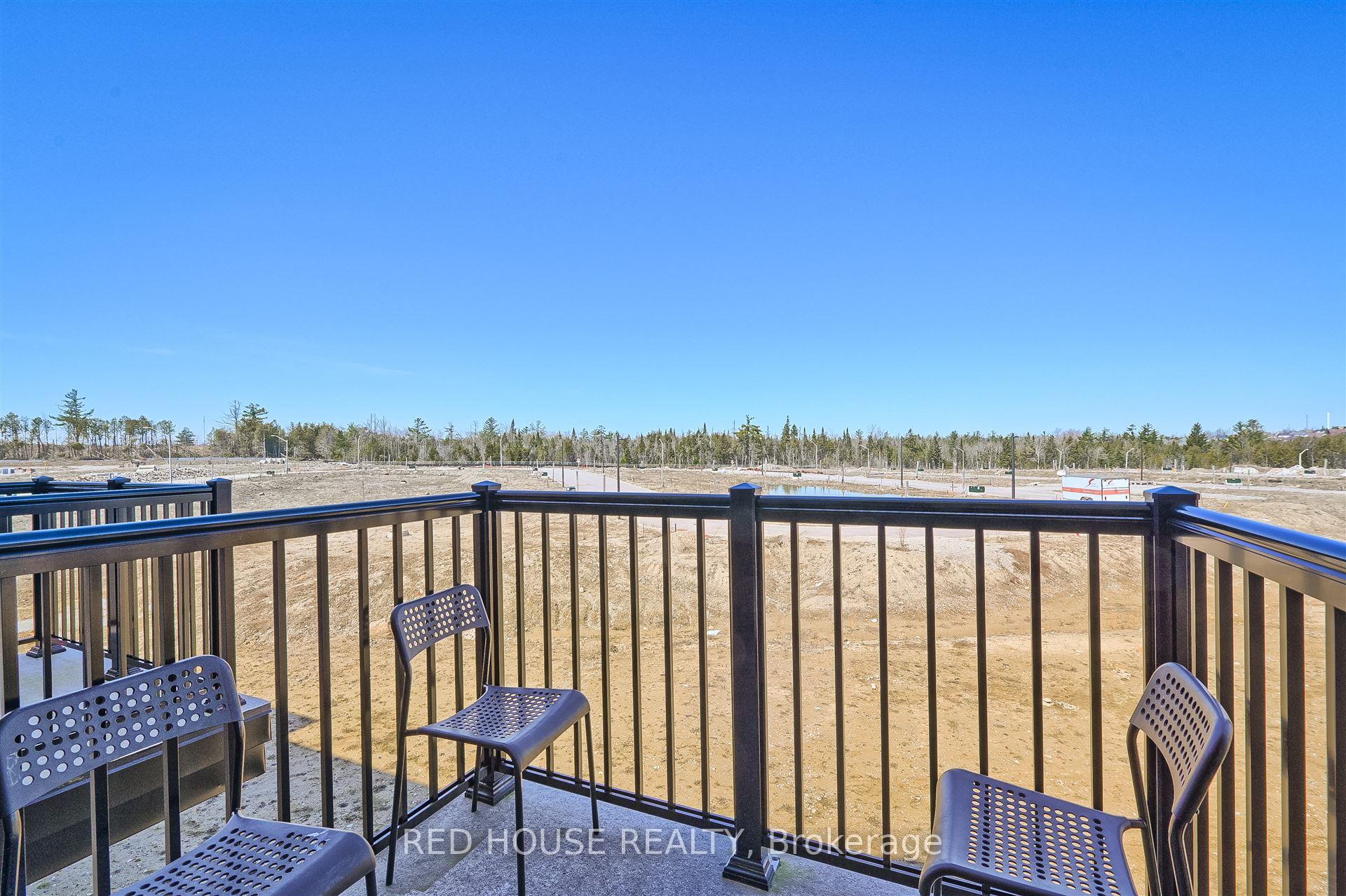 Photo 20 of 13 Blue Forest Crescent, Barrie, Innis-Shore — HOMEH