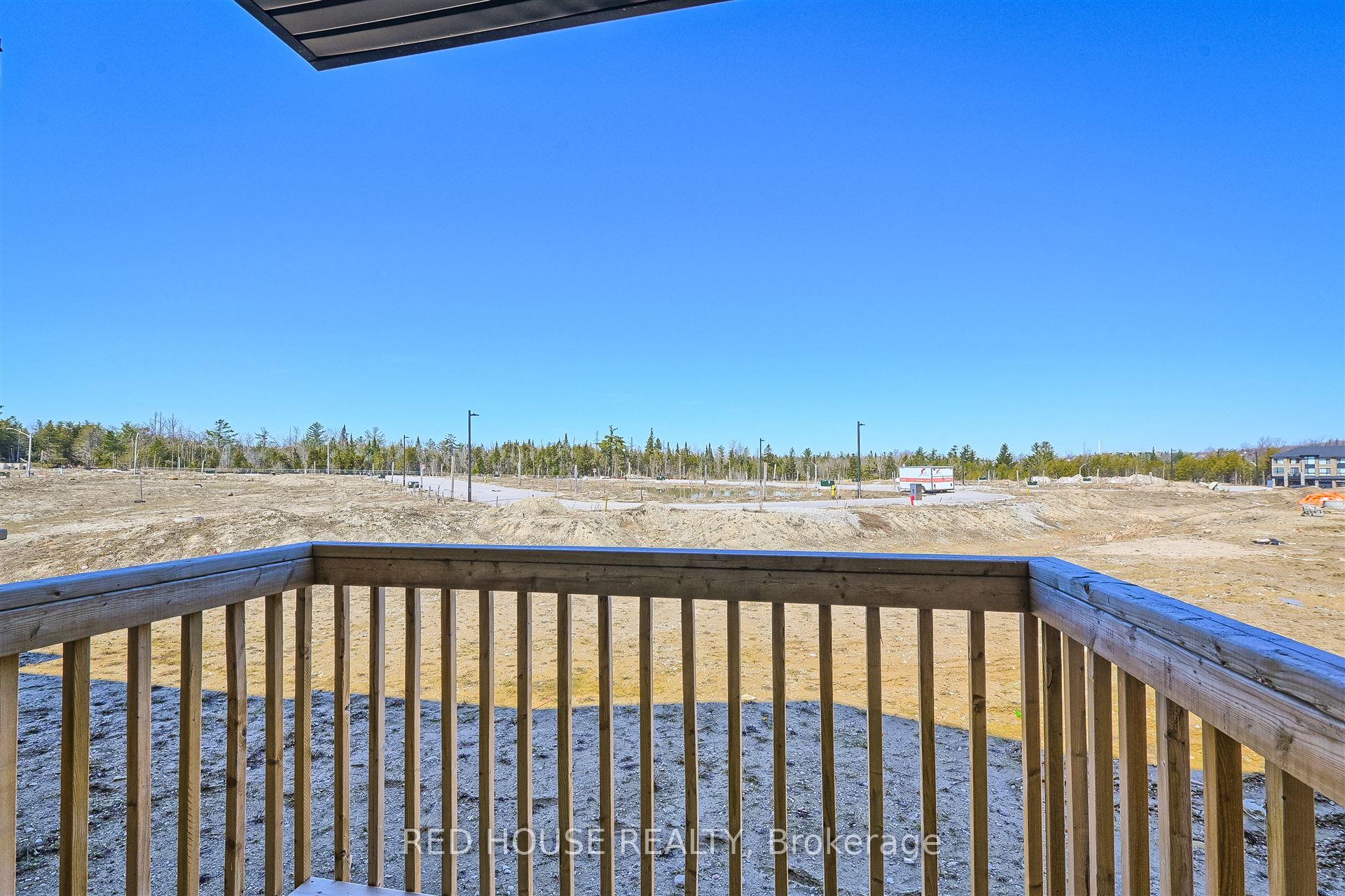 Photo 21 of 13 Blue Forest Crescent, Barrie, Innis-Shore — HOMEH