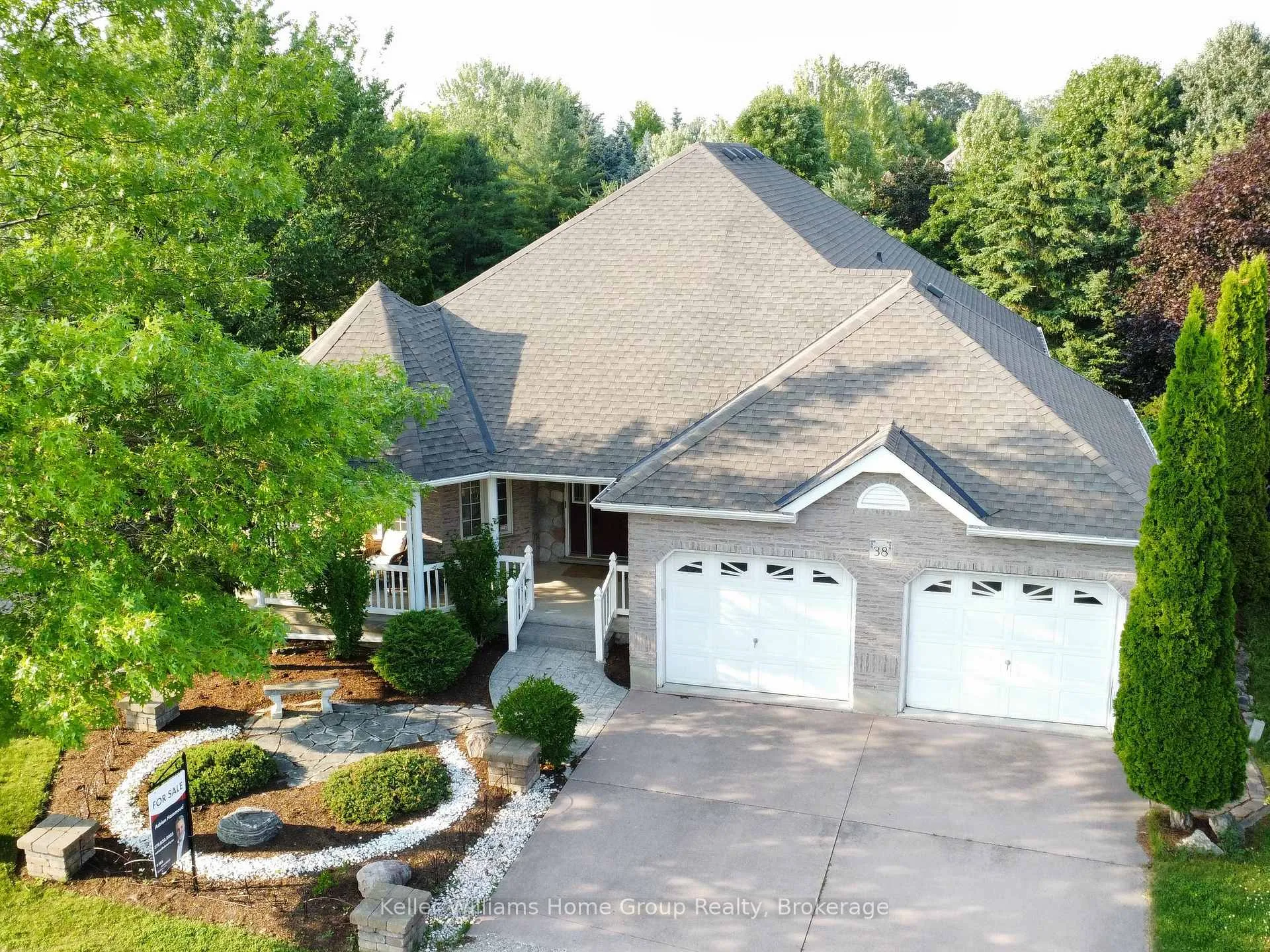 Photo 1 of 38 Oakridge Crescent, Guelph, Pineridge/Westminster Woods — HOMEH