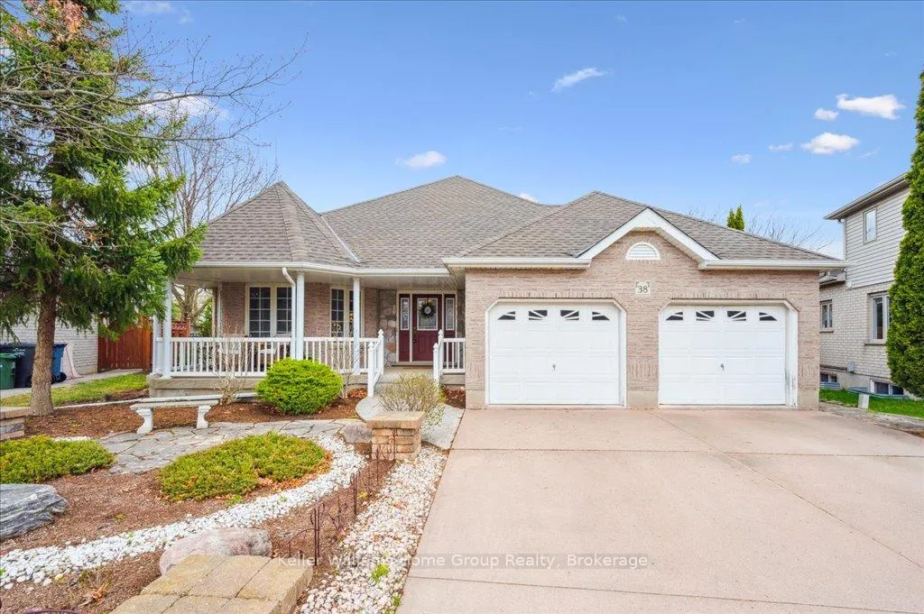 Photo 3 of 38 Oakridge Crescent, Guelph, Pineridge/Westminster Woods — HOMEH