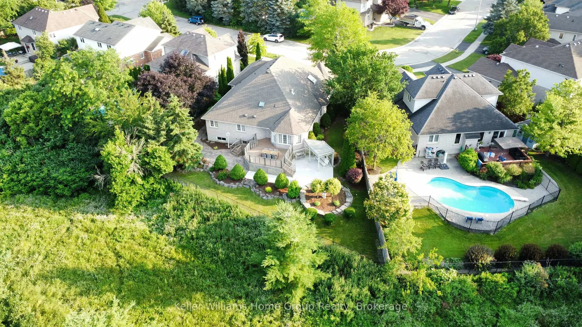 Photo 4 of 38 Oakridge Crescent, Guelph, Pineridge/Westminster Woods — HOMEH