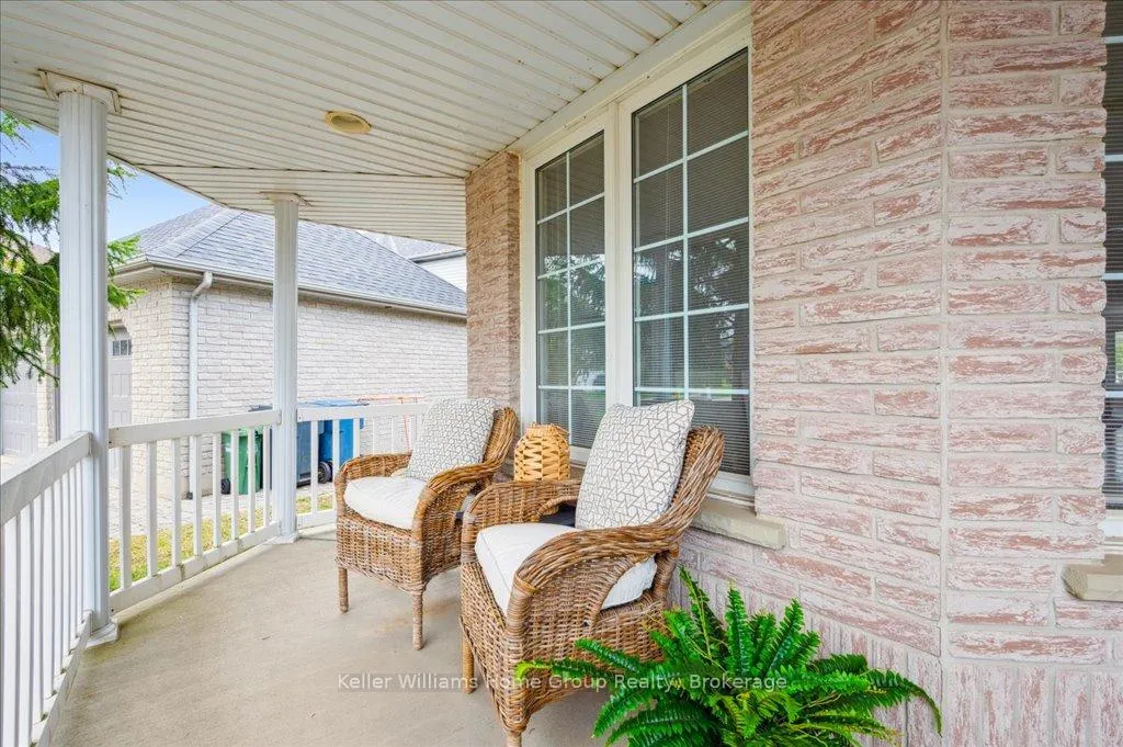 Photo 7 of 38 Oakridge Crescent, Guelph, Pineridge/Westminster Woods — HOMEH