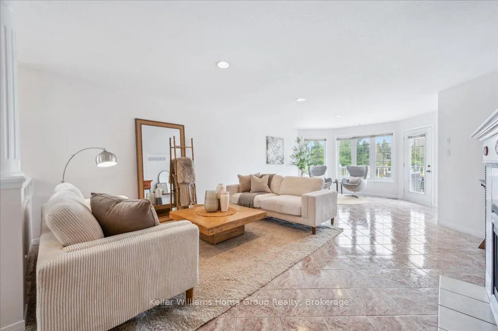 Photo 10 of 38 Oakridge Crescent, Guelph, Pineridge/Westminster Woods — HOMEH
