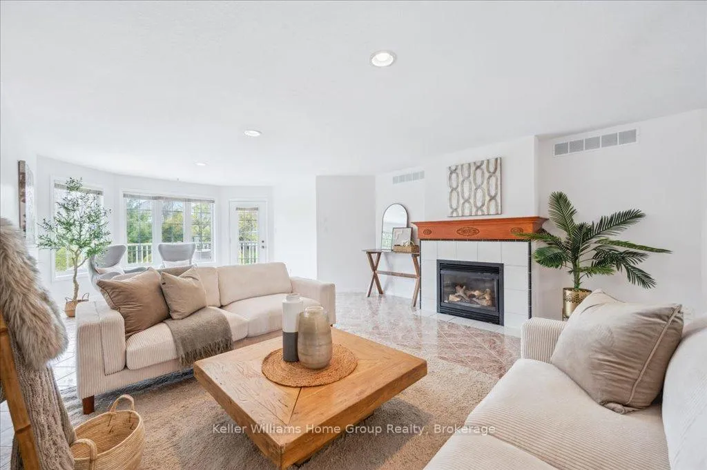 Photo 11 of 38 Oakridge Crescent, Guelph, Pineridge/Westminster Woods — HOMEH