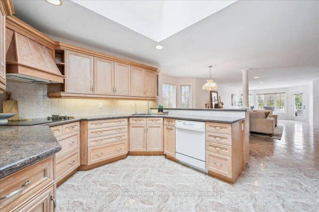 Photo 14 of 38 Oakridge Crescent, Guelph, Pineridge/Westminster Woods — HOMEH