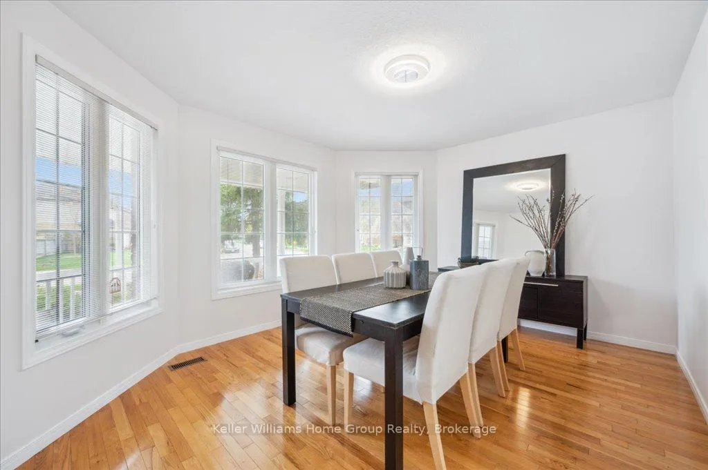 Photo 15 of 38 Oakridge Crescent, Guelph, Pineridge/Westminster Woods — HOMEH