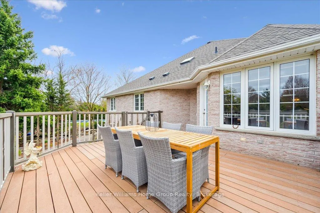 Photo 27 of 38 Oakridge Crescent, Guelph, Pineridge/Westminster Woods — HOMEH